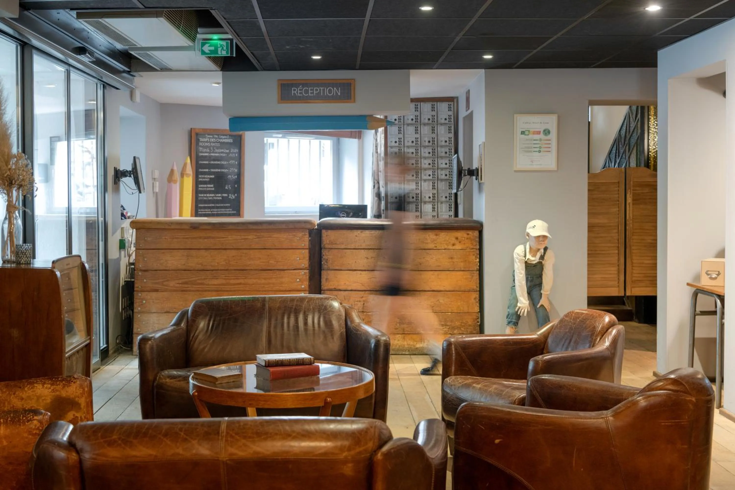Lobby or reception in Collège Hôtel