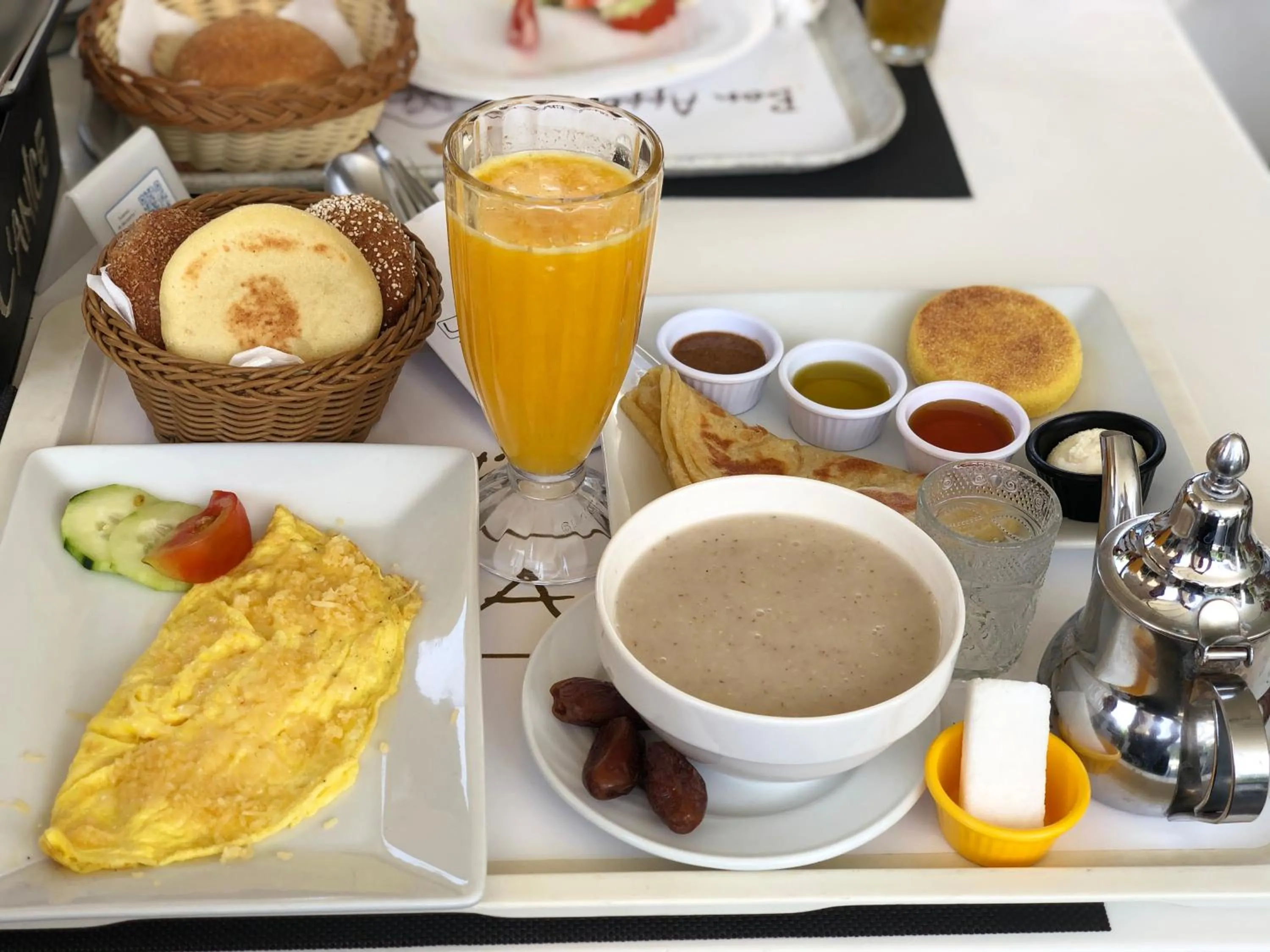 Restaurant/places to eat in Studiotel Afoud