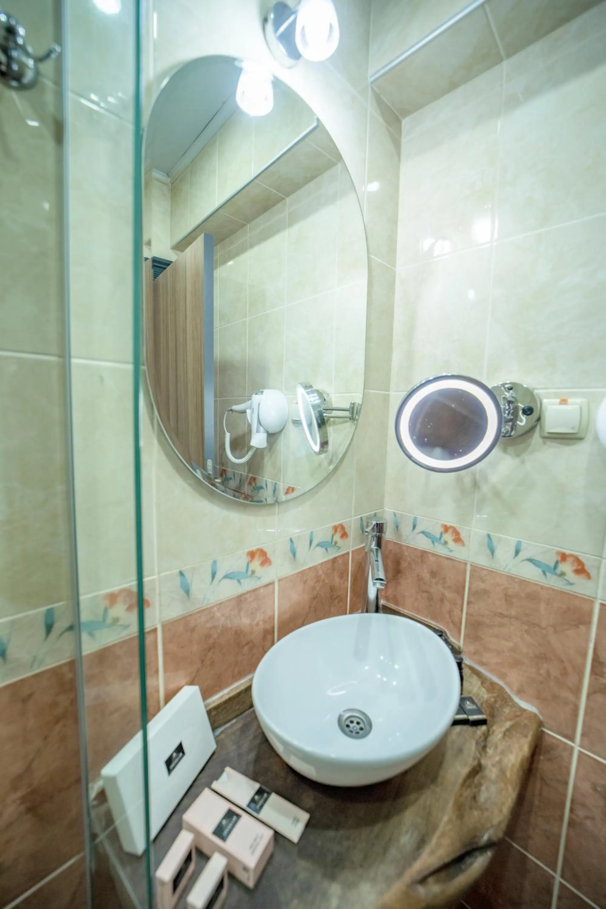 Bathroom in Aksular Hotel