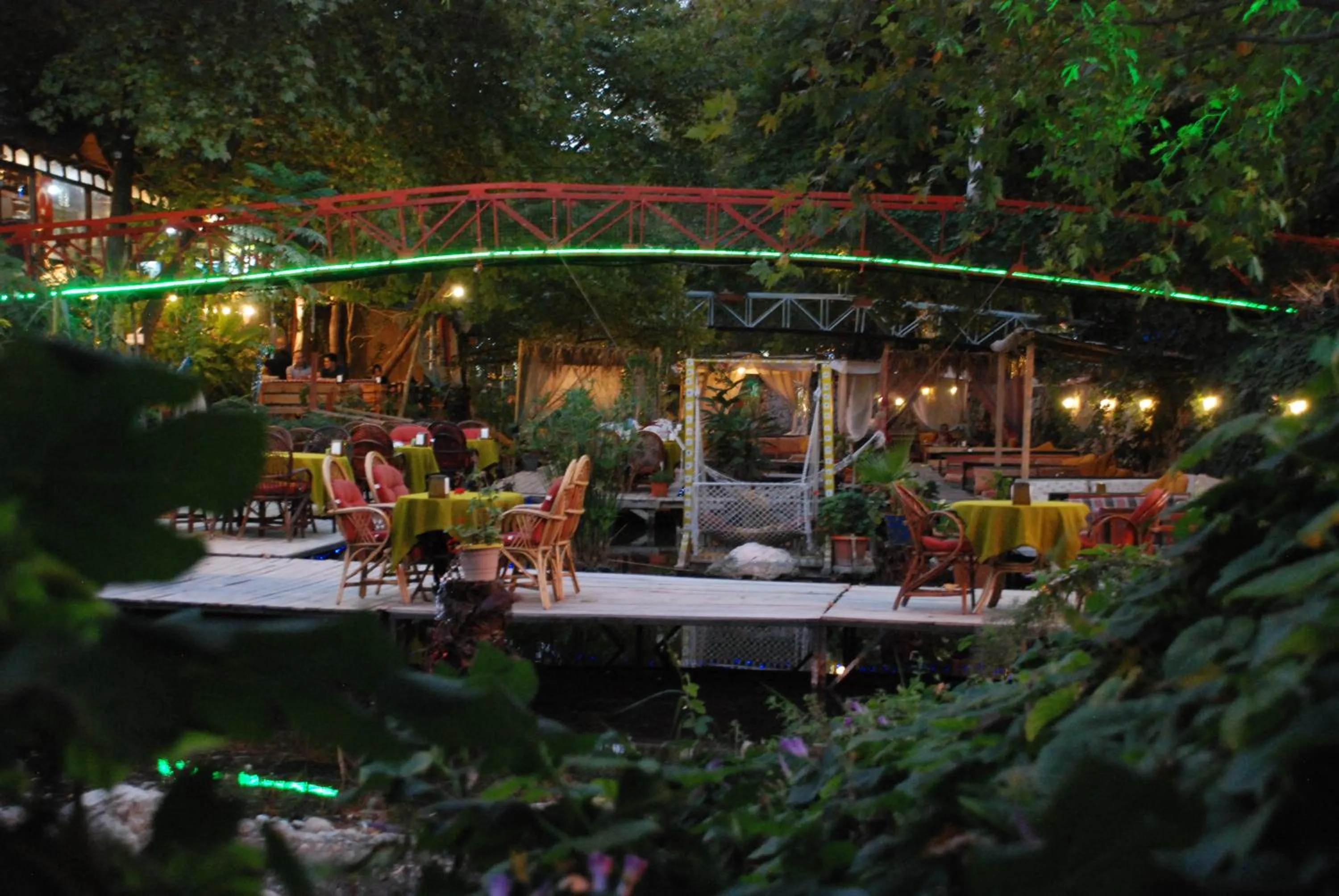 Restaurant/places to eat in Arikanda River Garden Hotel