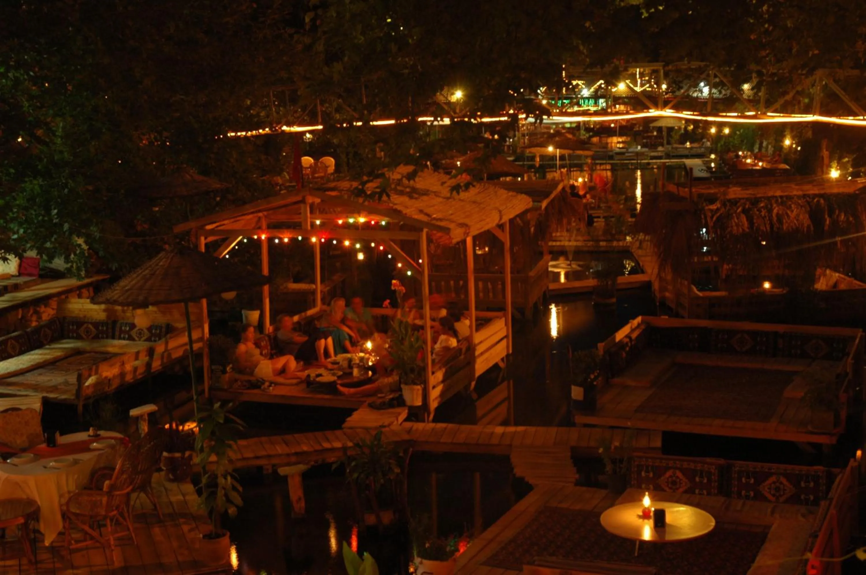 Restaurant/places to eat in Arikanda River Garden Hotel