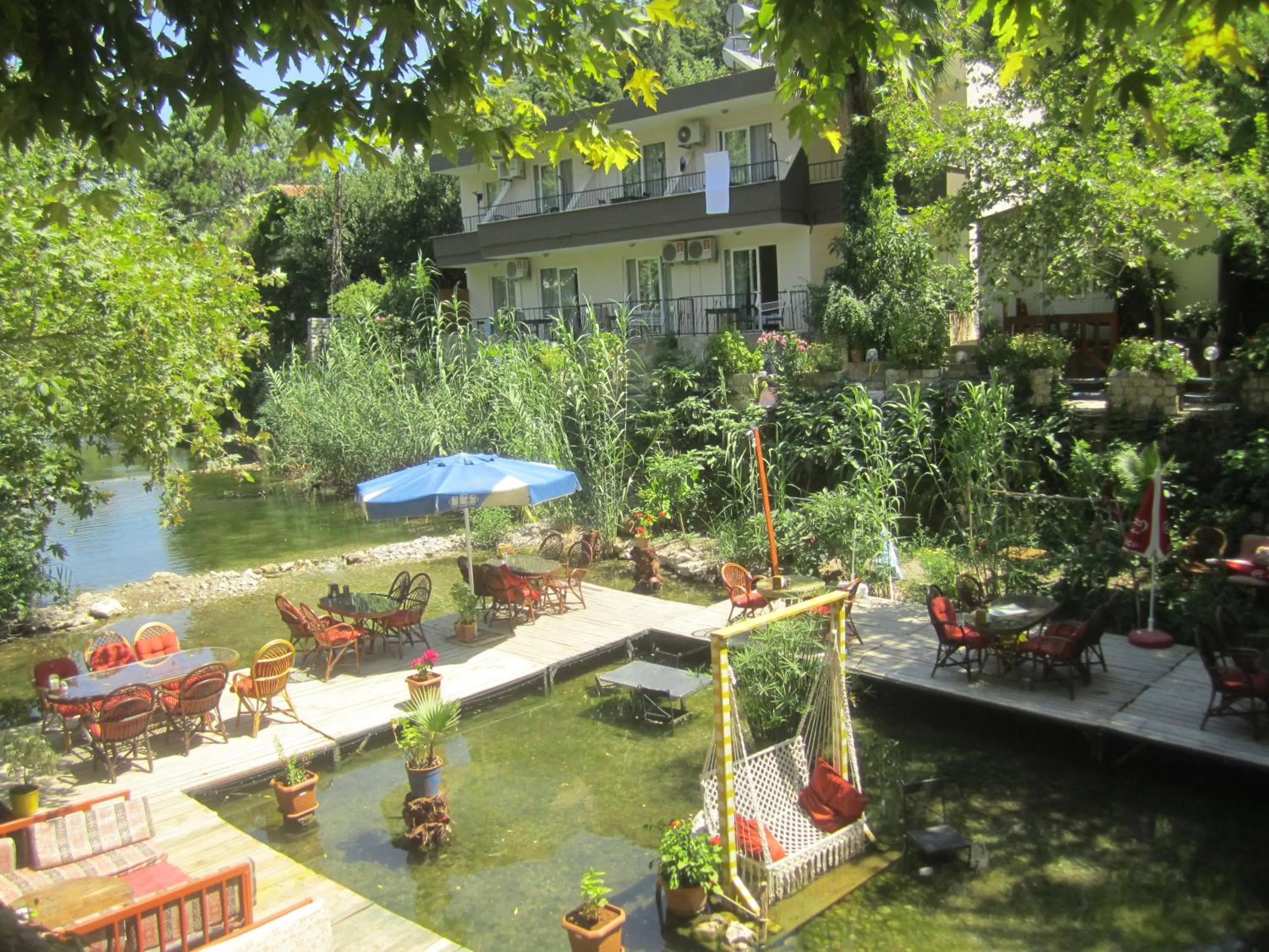 Restaurant/places to eat in Arikanda River Garden Hotel