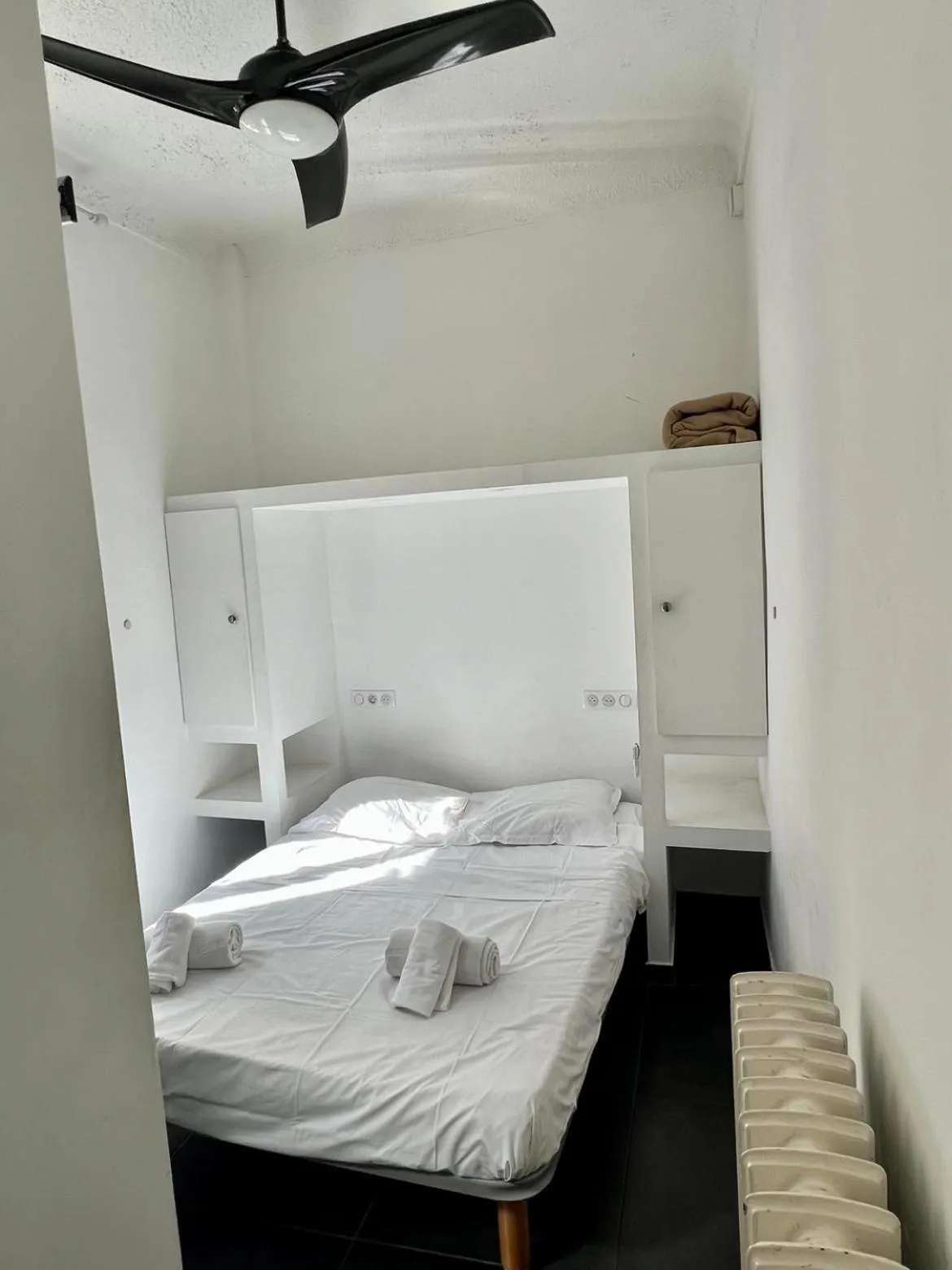 Bedroom, Bed in Chanteclair