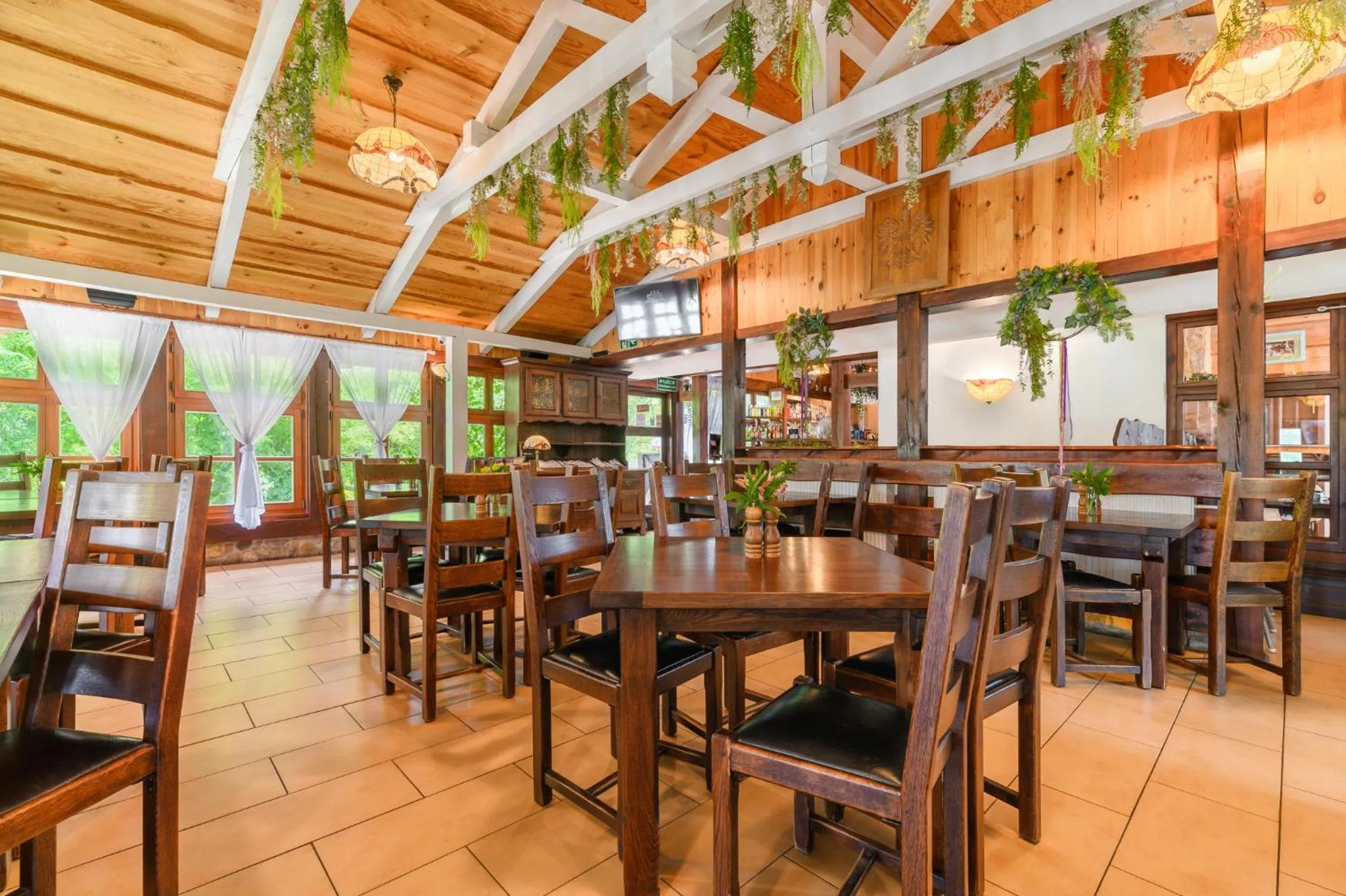 Restaurant/places to eat in Hotel Dworek Wapionka