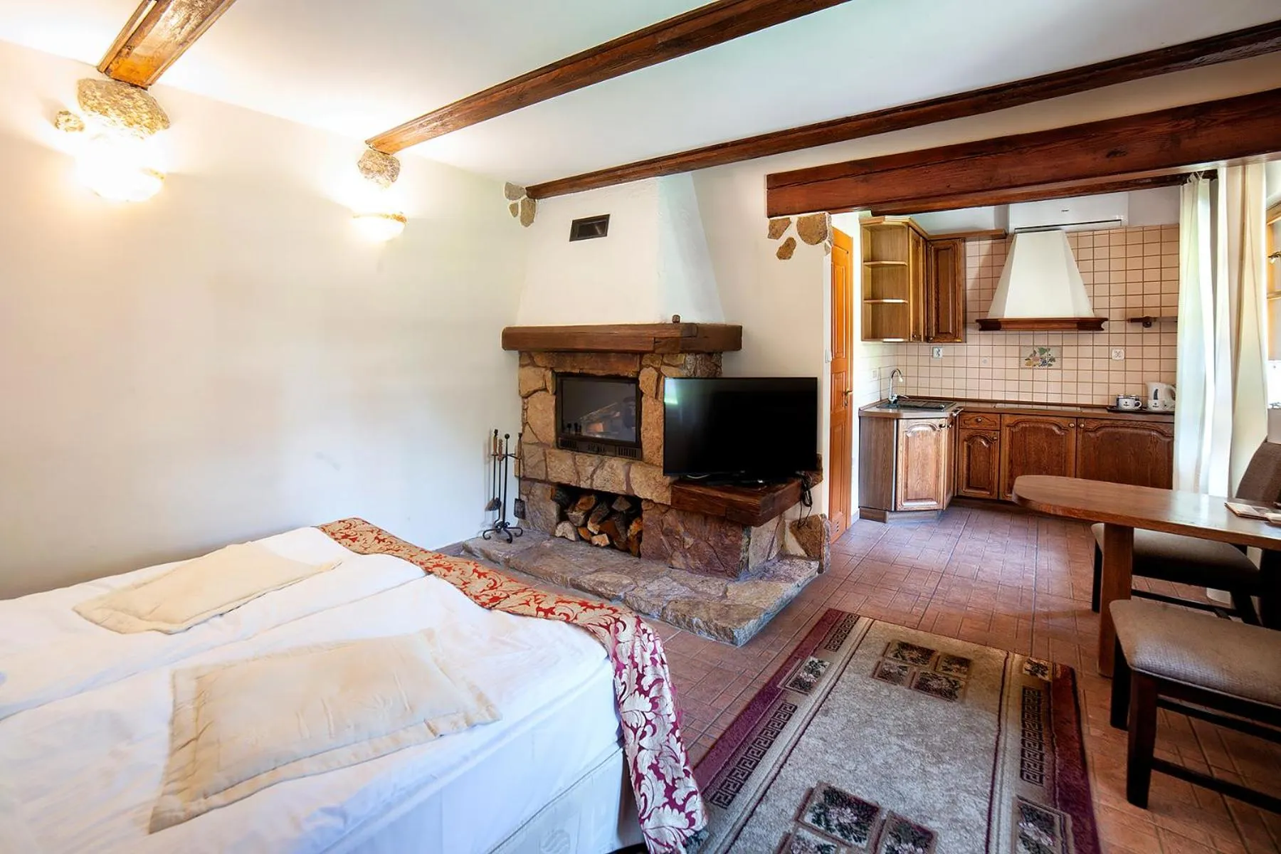 Photo of the whole room, Bed in Hotel Dworek Wapionka