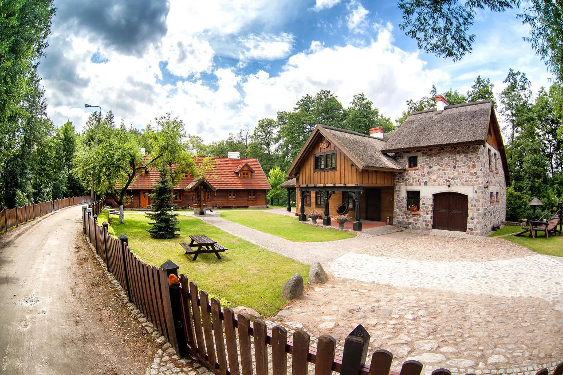 Property building in Hotel Dworek Wapionka