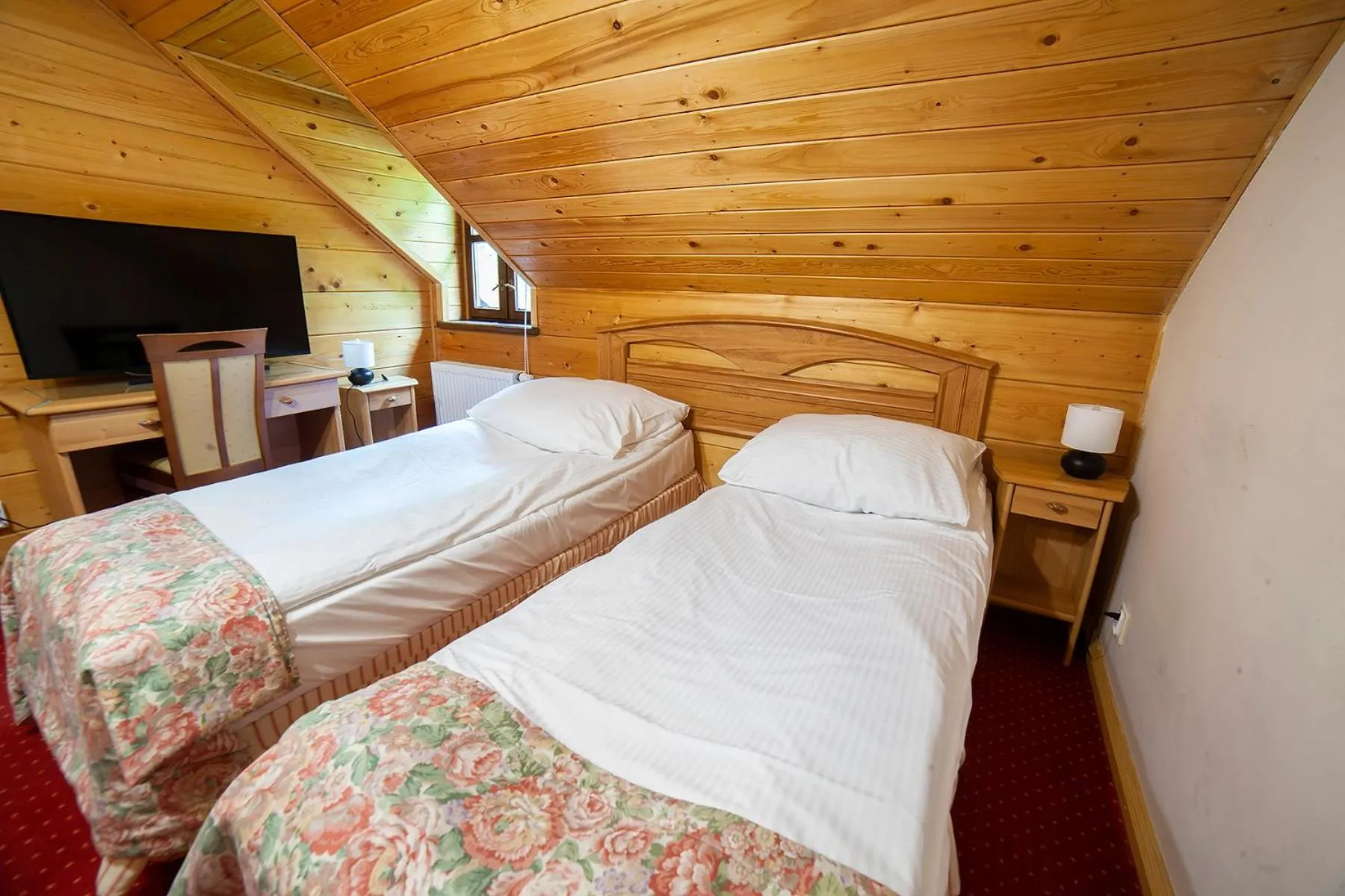 Bed in Hotel Dworek Wapionka