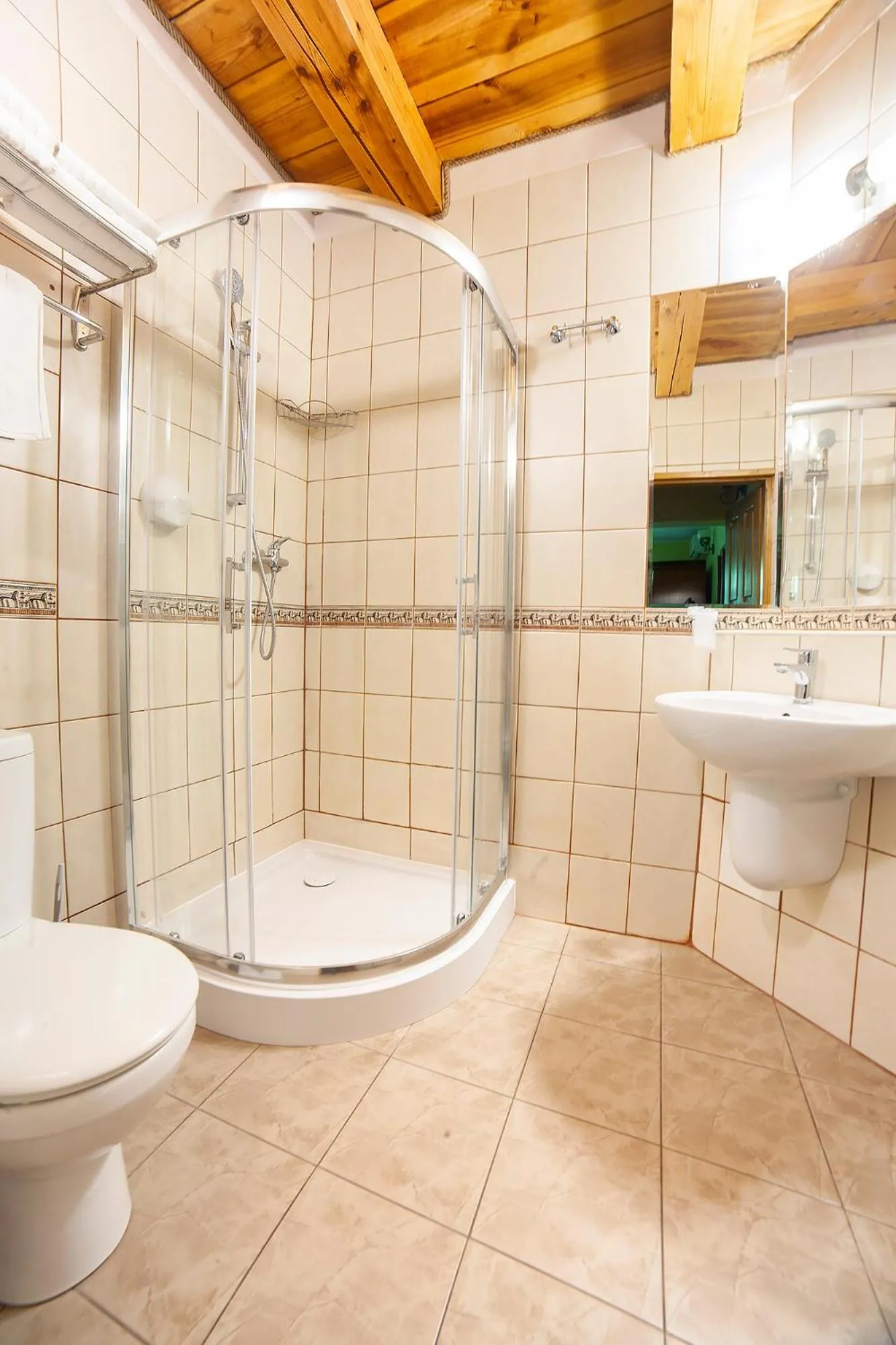 Bathroom in Hotel Dworek Wapionka