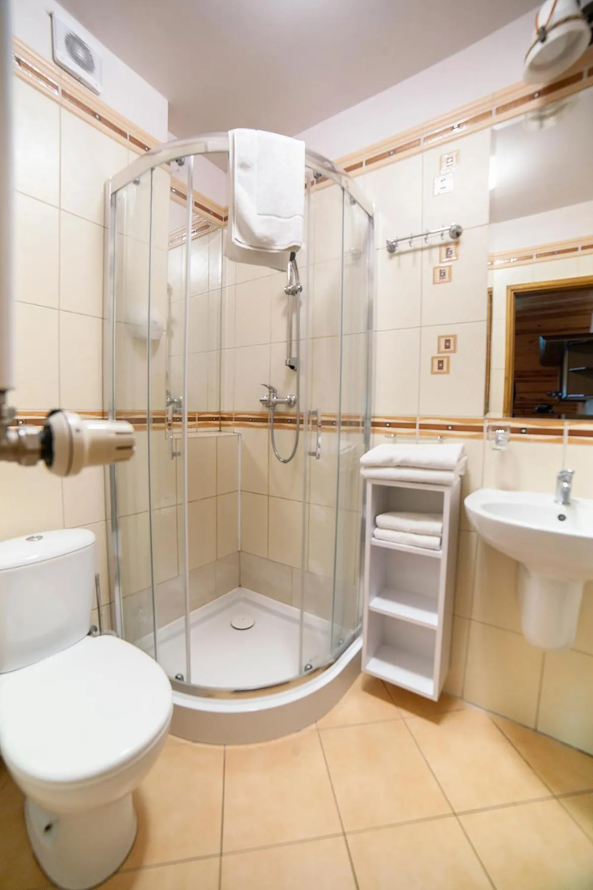 Bathroom in Hotel Dworek Wapionka