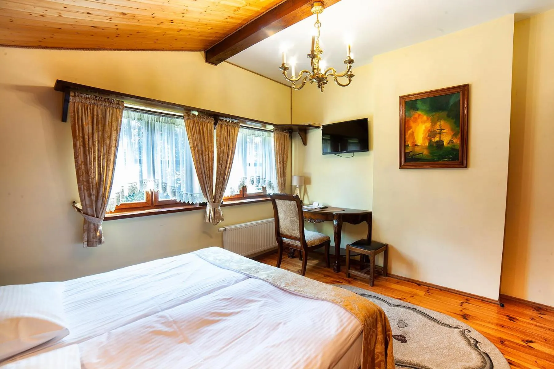 Bed in Hotel Dworek Wapionka