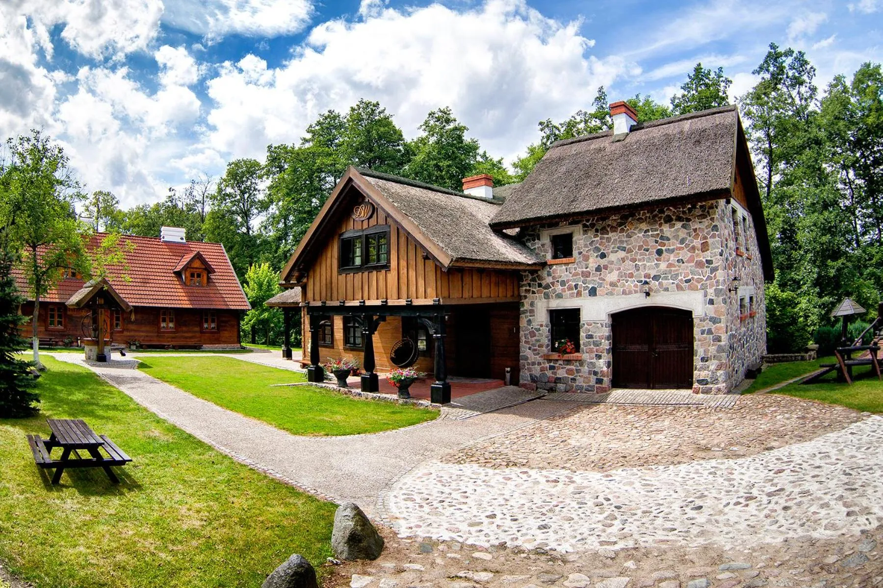 Property building in Hotel Dworek Wapionka