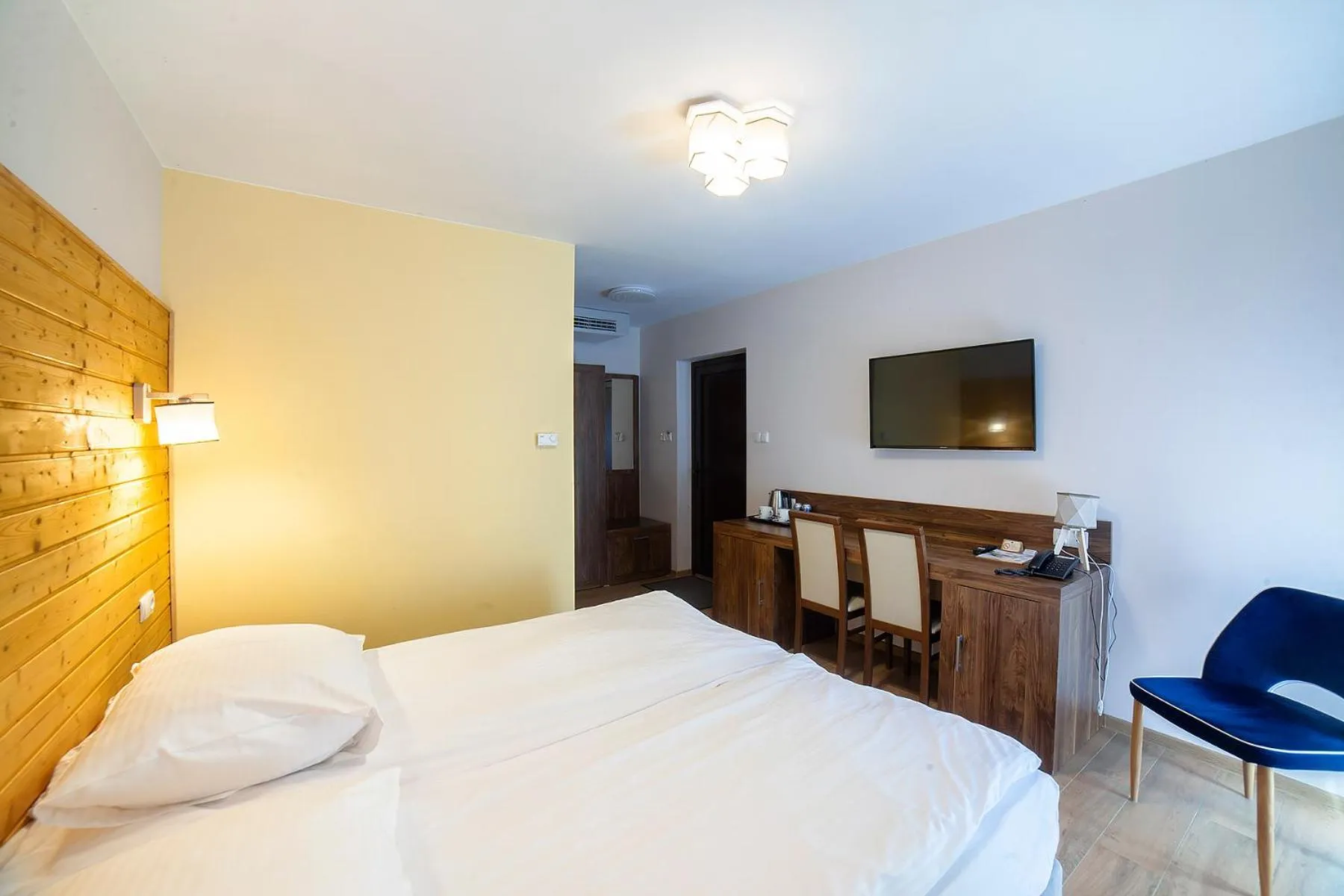 Bed in Hotel Dworek Wapionka