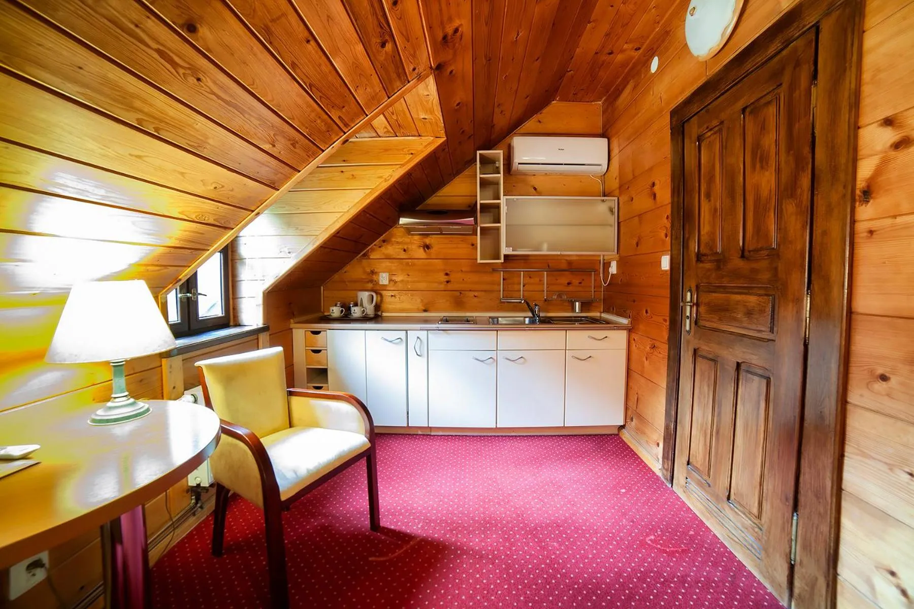 Kitchen or kitchenette in Hotel Dworek Wapionka