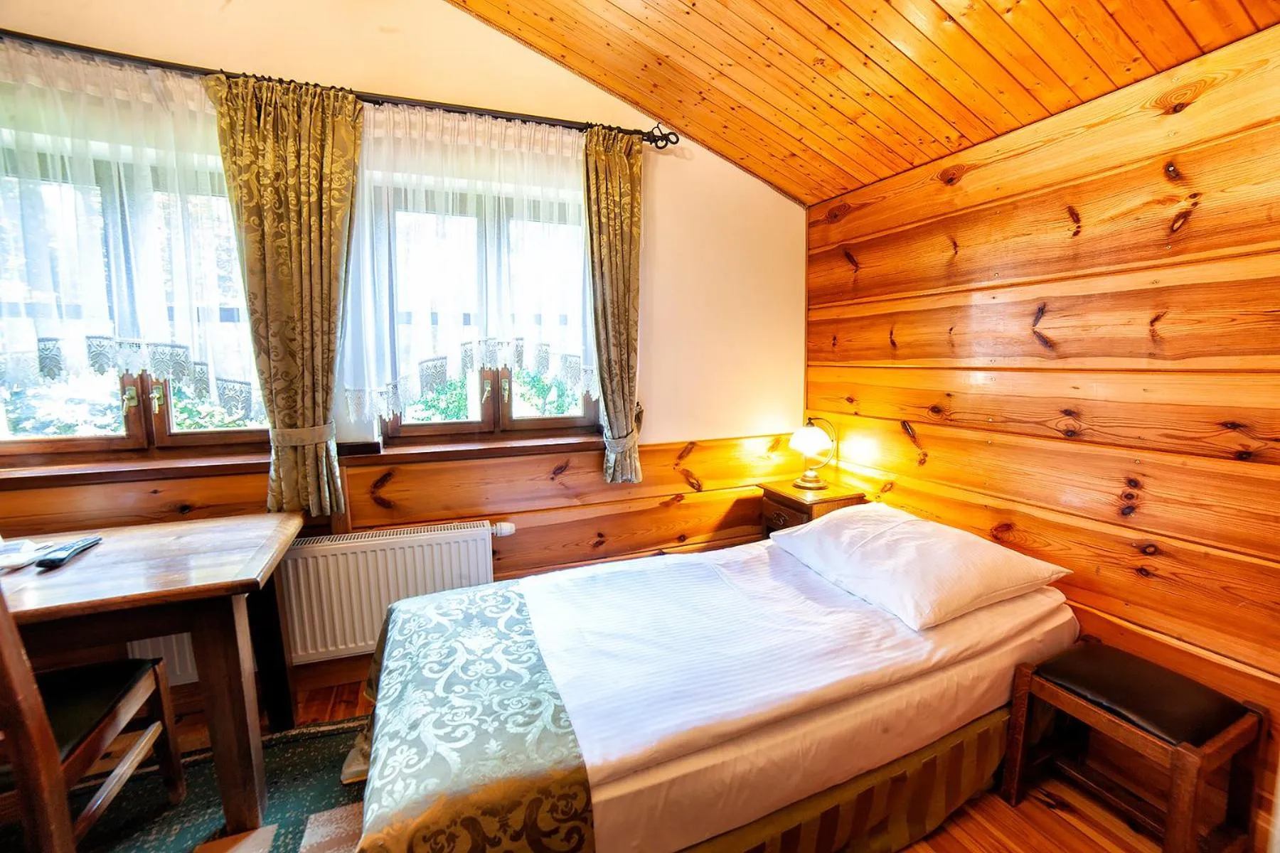 Bed in Hotel Dworek Wapionka