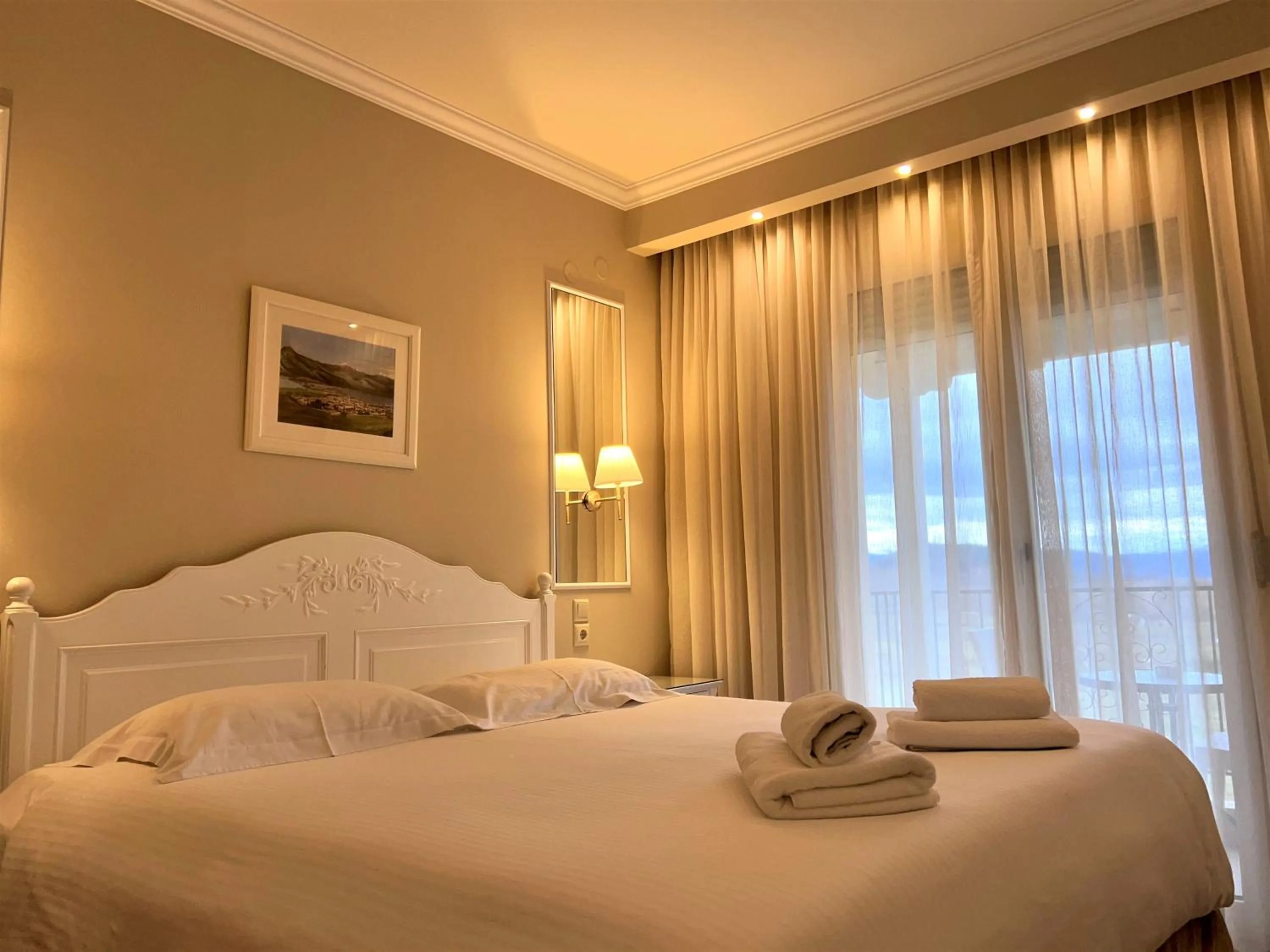 Photo of the whole room, Bed in Anemolia Resort and Spa