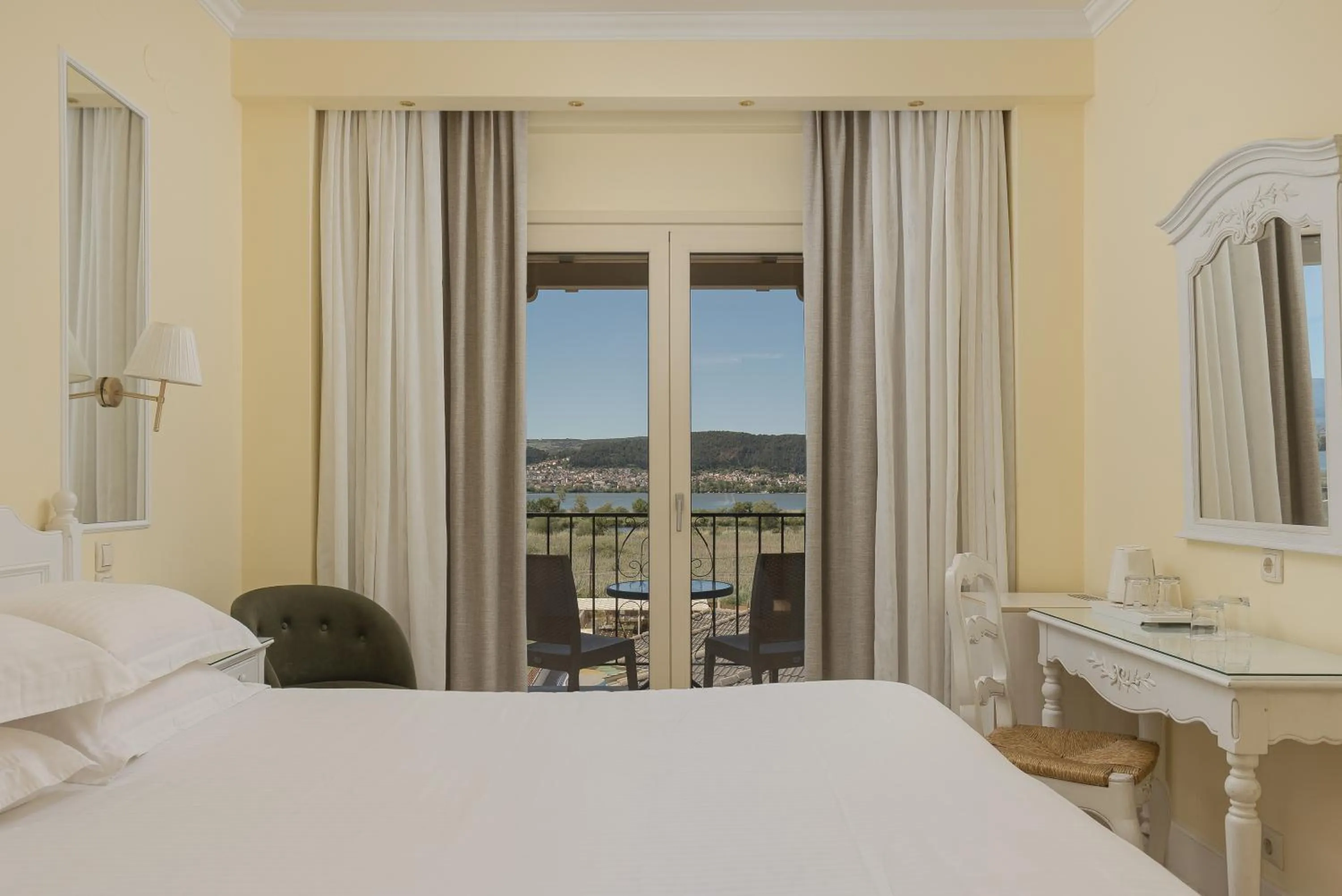 Bed in Anemolia Resort and Spa