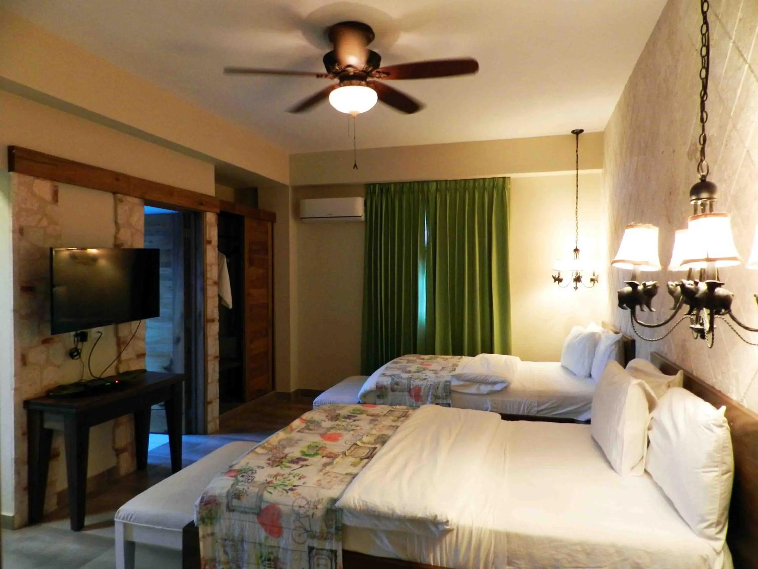 Bedroom, Bed in MON Hotel Boutique