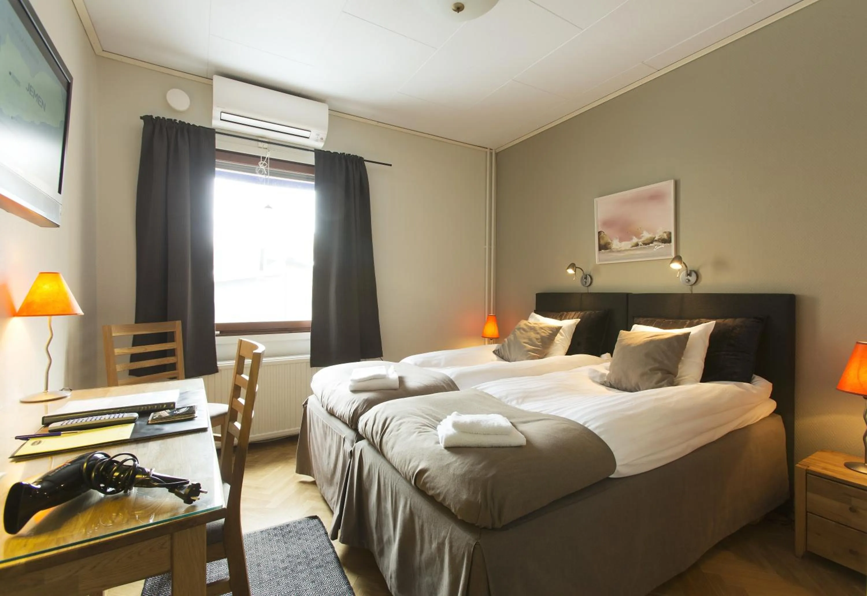 Day, Bed in Park Hotell