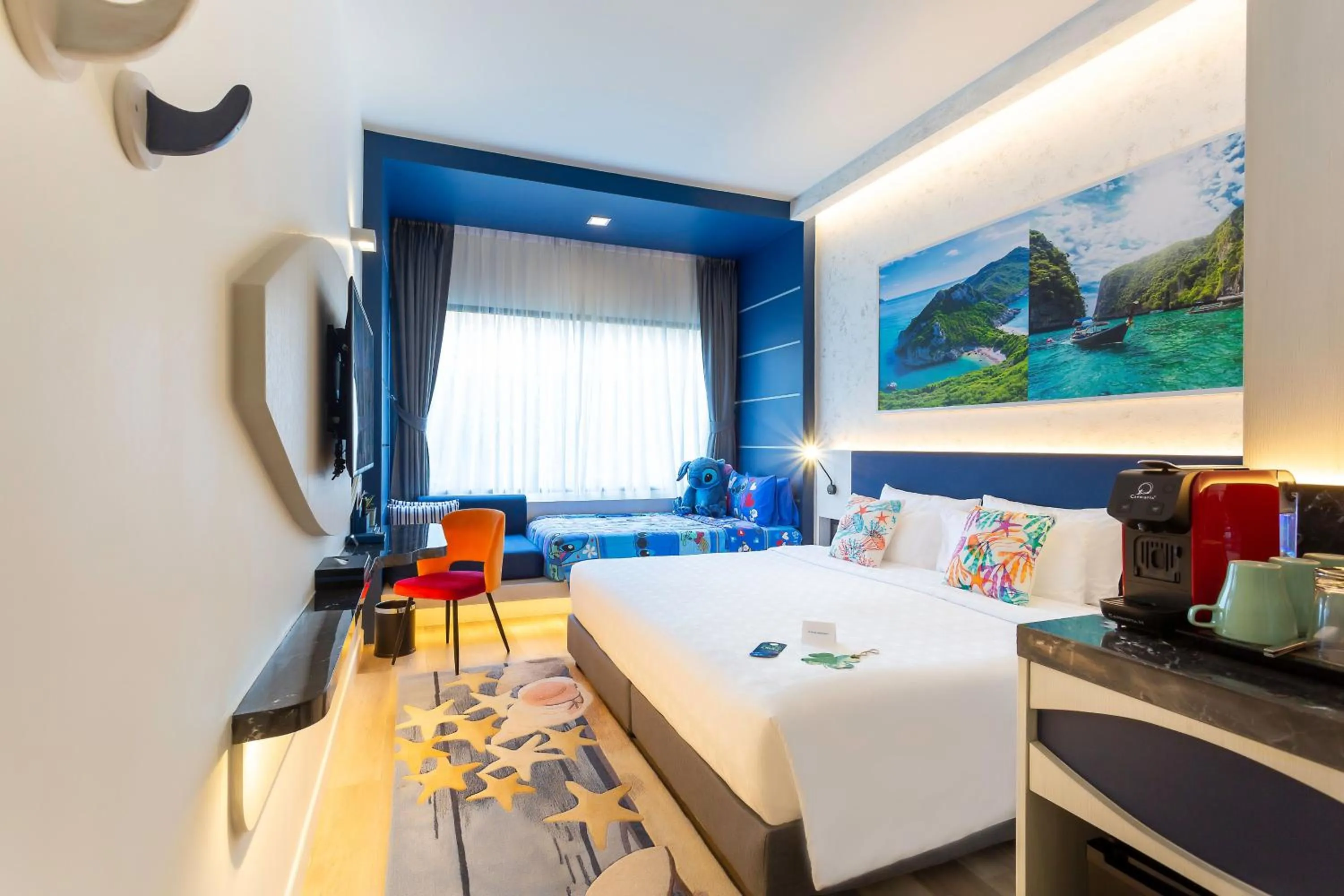 Photo of the whole room, Bed in Hotel Clover Patong Phuket - SHA Plus