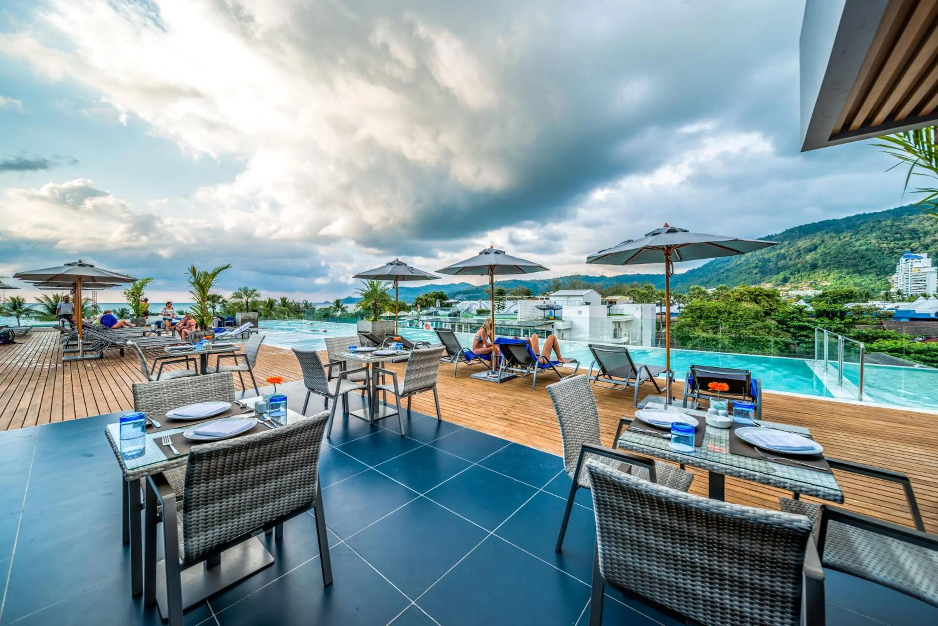 Lounge or bar in Hotel Clover Patong Phuket - SHA Plus