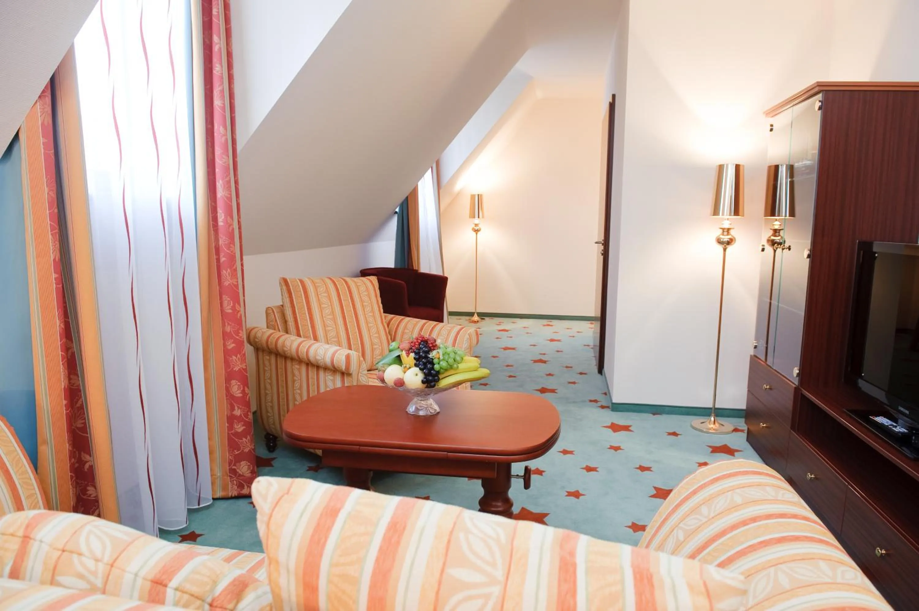 Photo of the whole room, Bed in Stadthotel Stern
