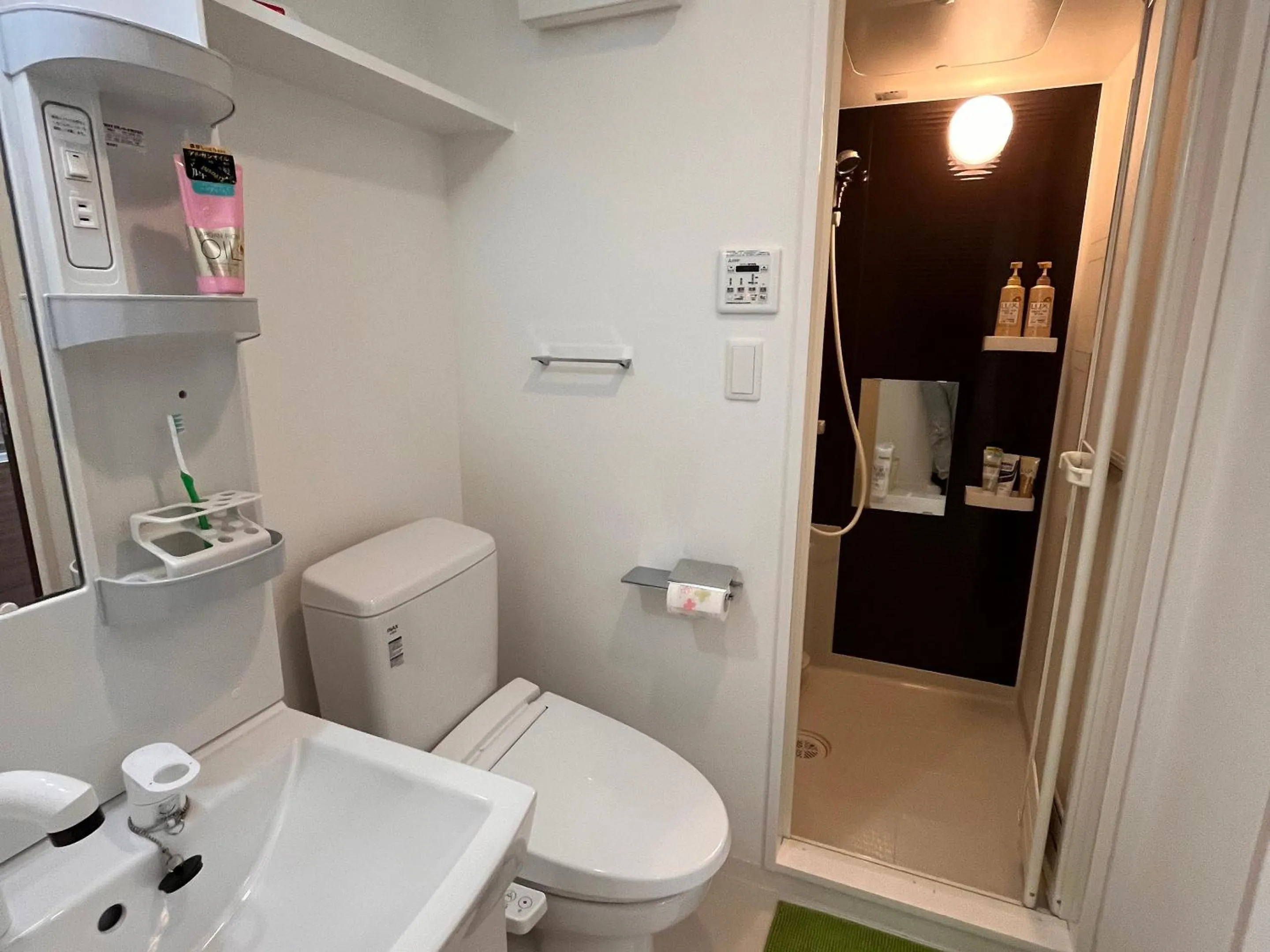 Toilet in R Guest House