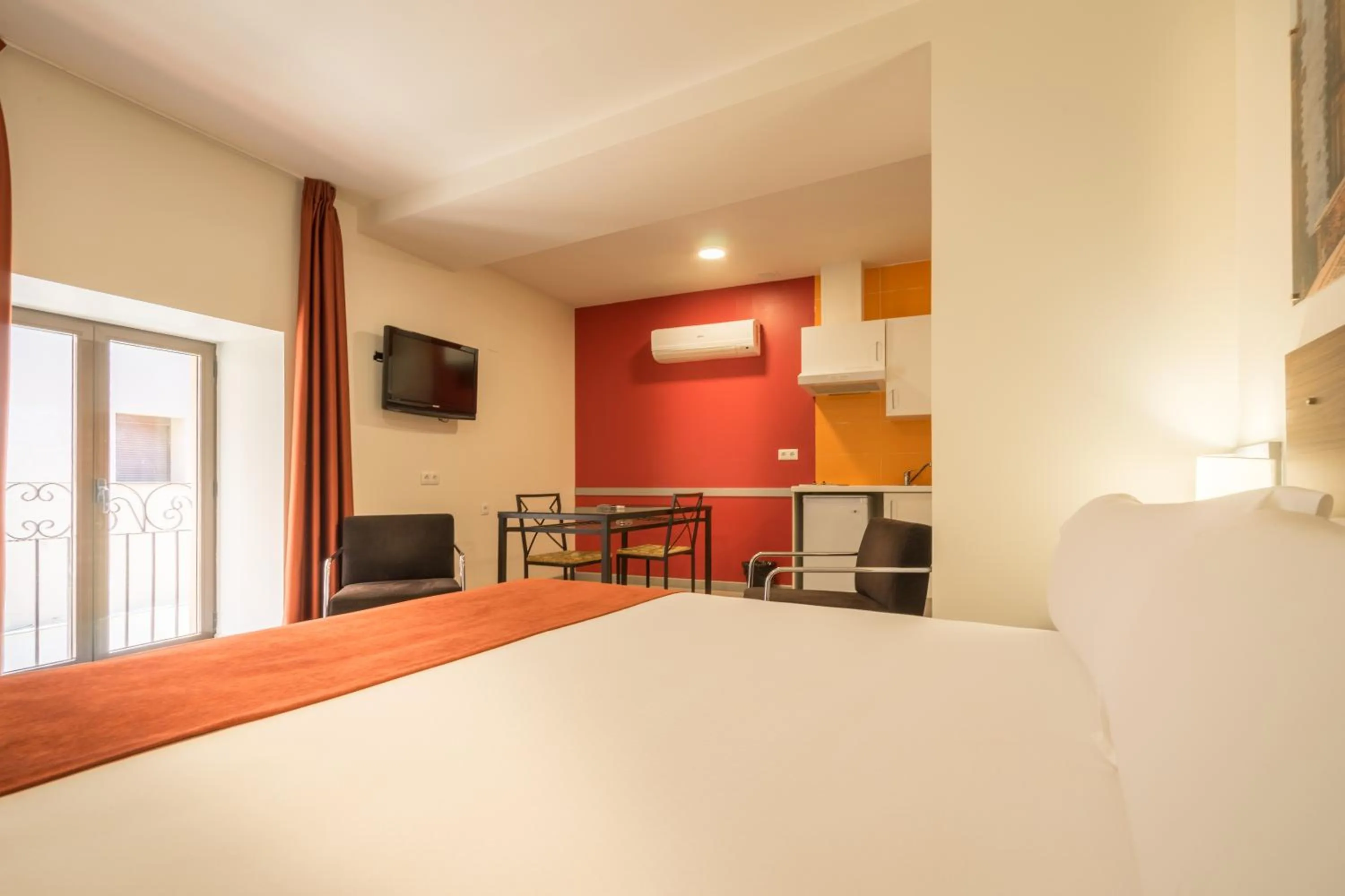 Photo of the whole room, Bed in Baluart Apartments