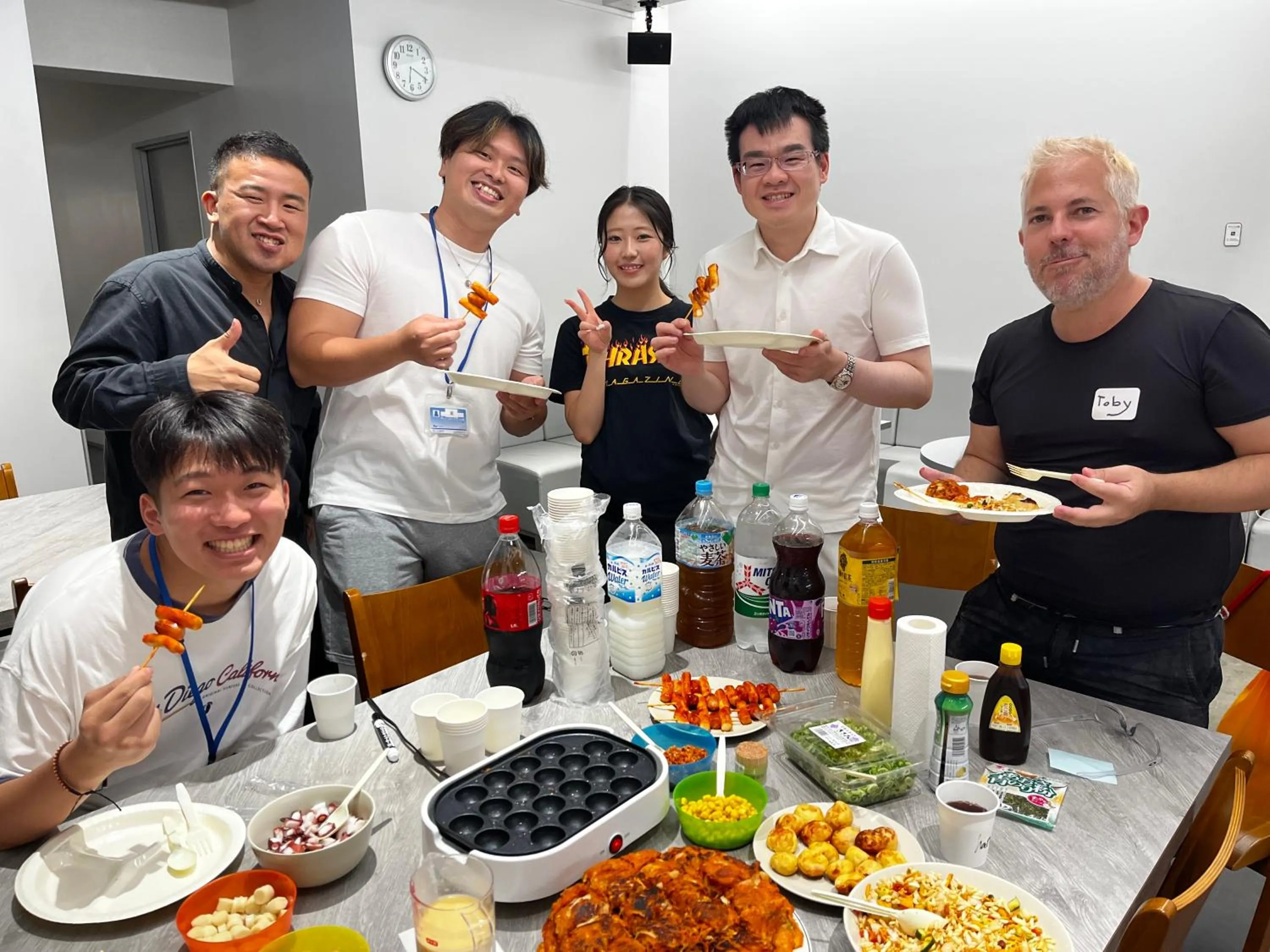 Communal lounge/ TV room in White Hostel Shinsaibashi