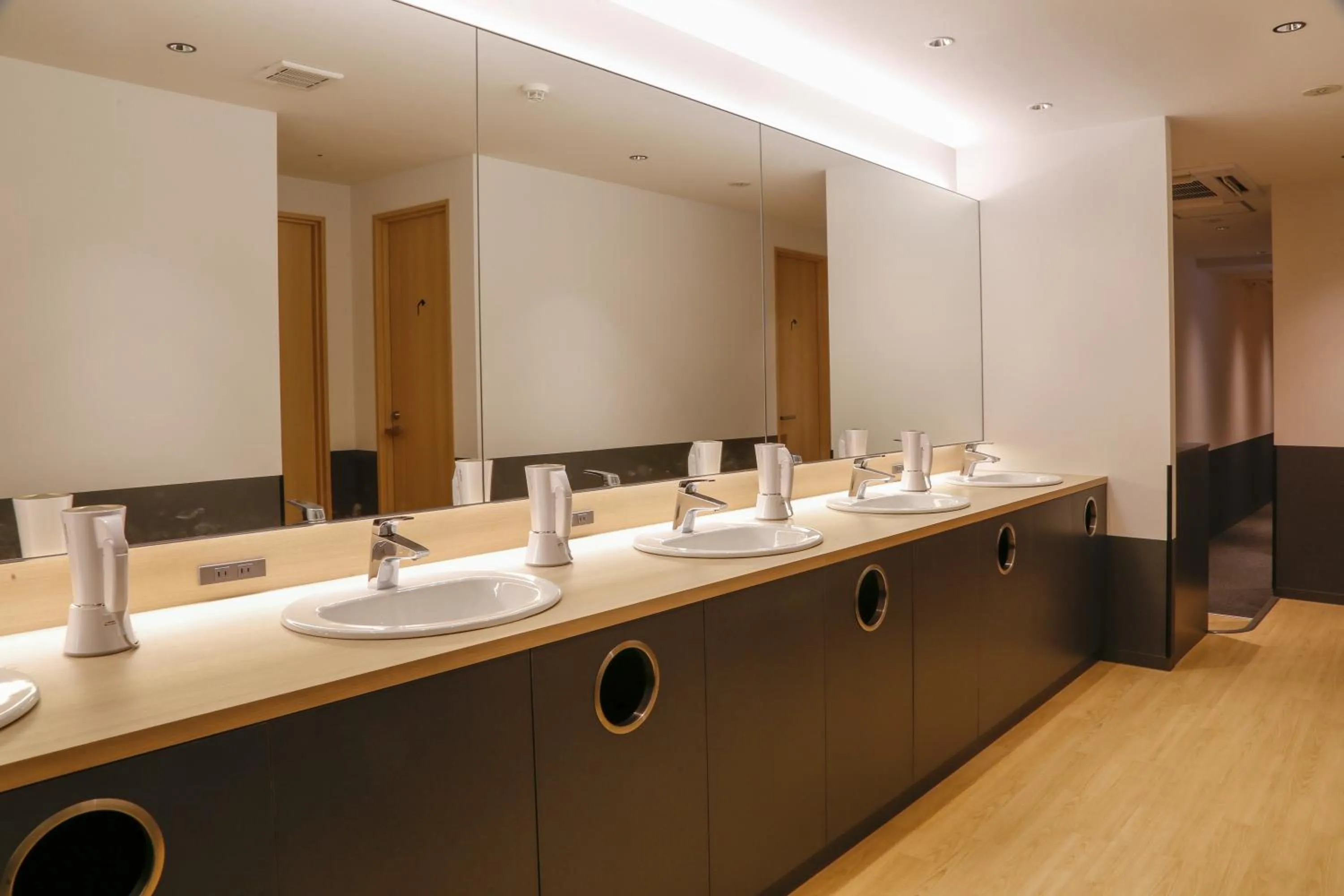 Bathroom in White Hostel Shinsaibashi