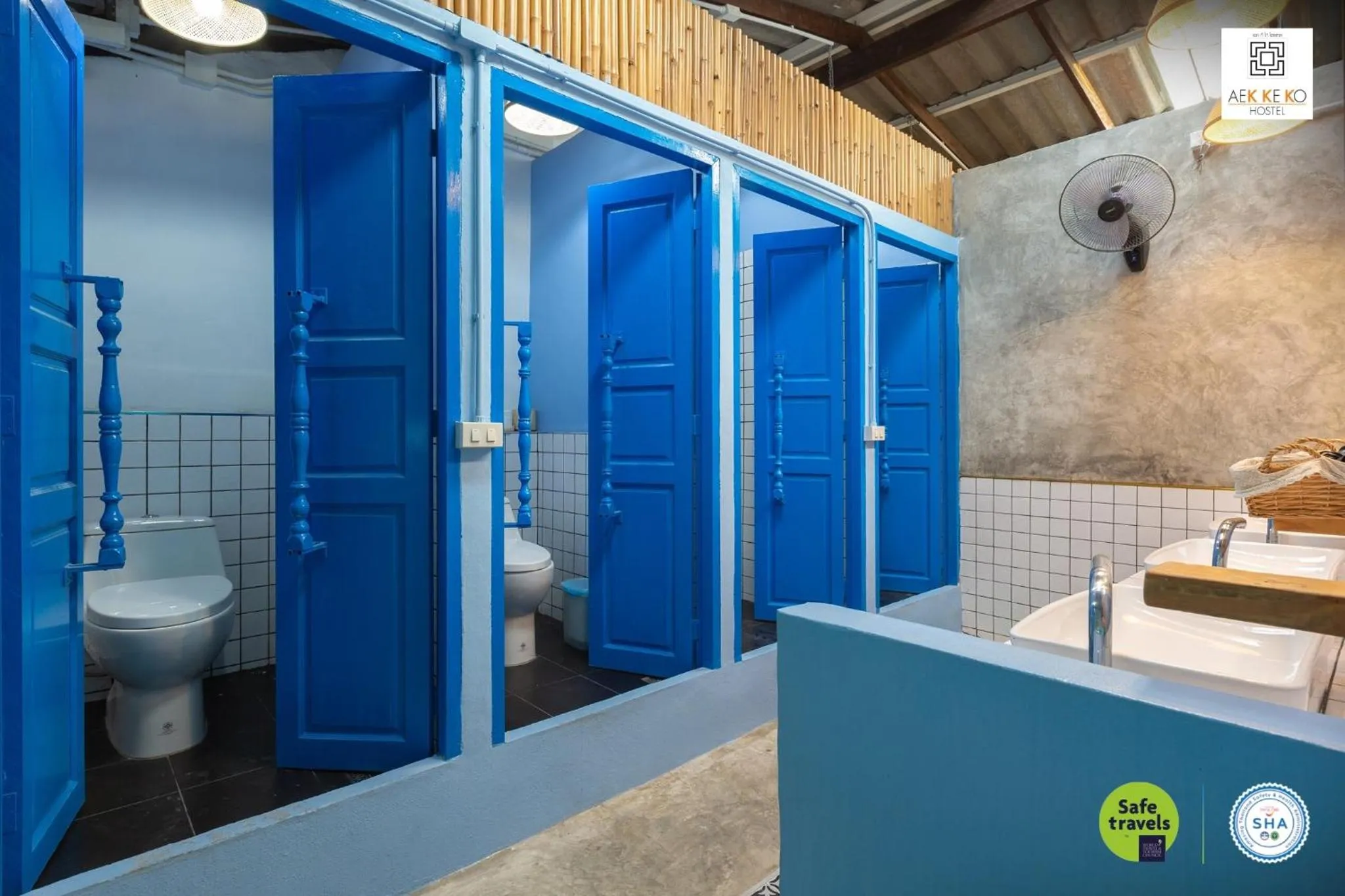 Bathroom in Aekkeko hostel