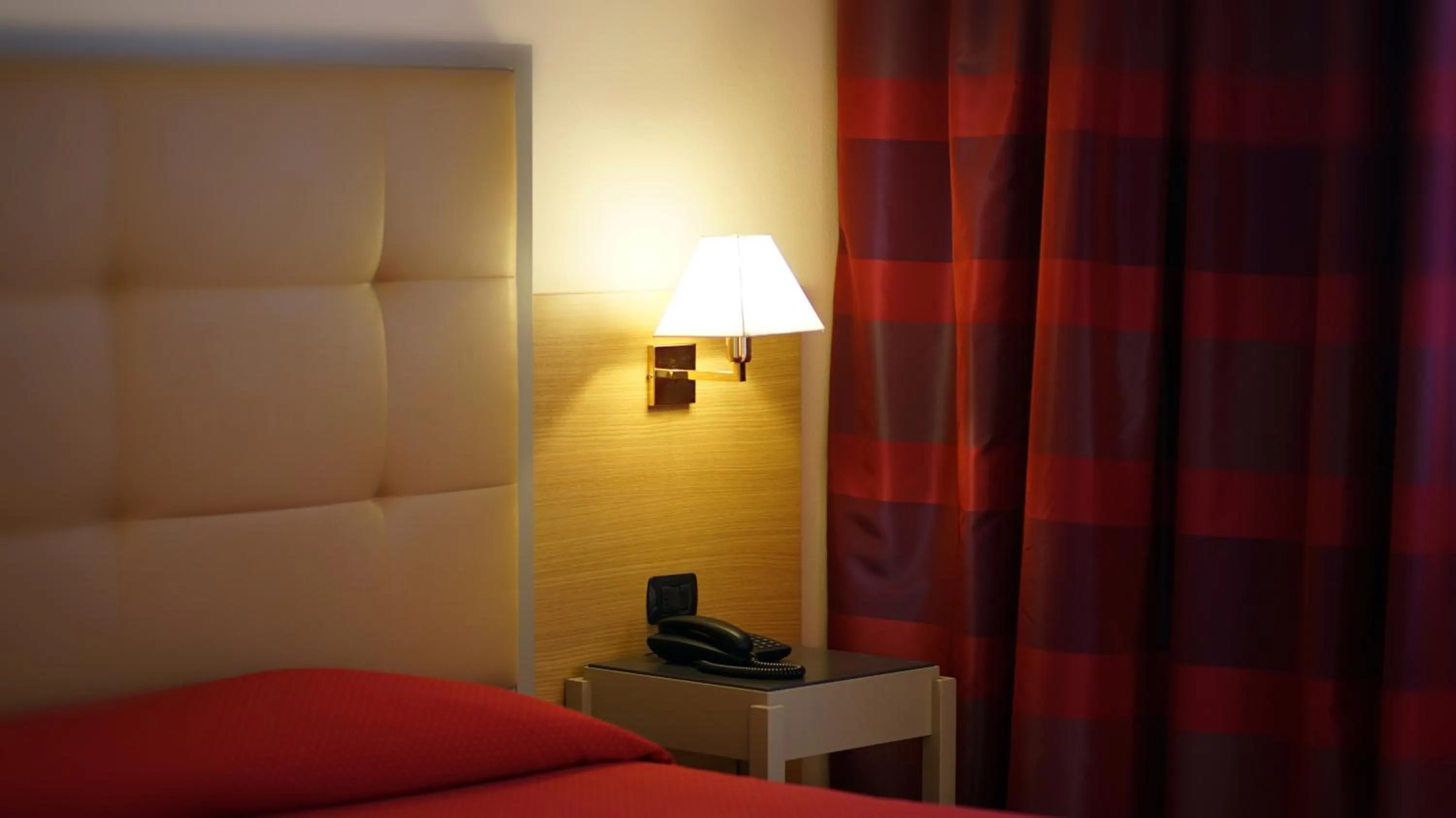 Other, Bed in Garden Hotel