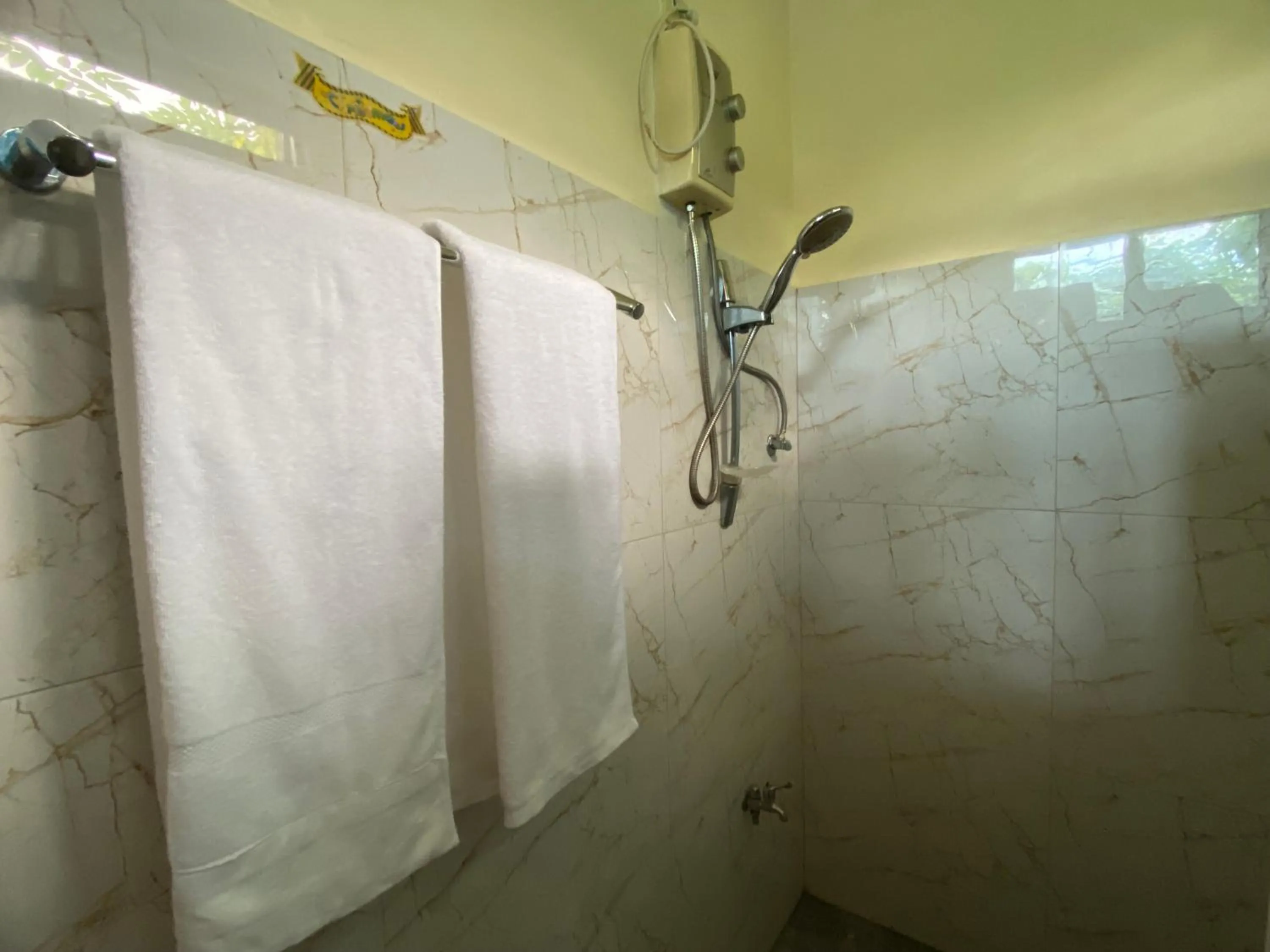 Shower in Santa Claus Hilltop
