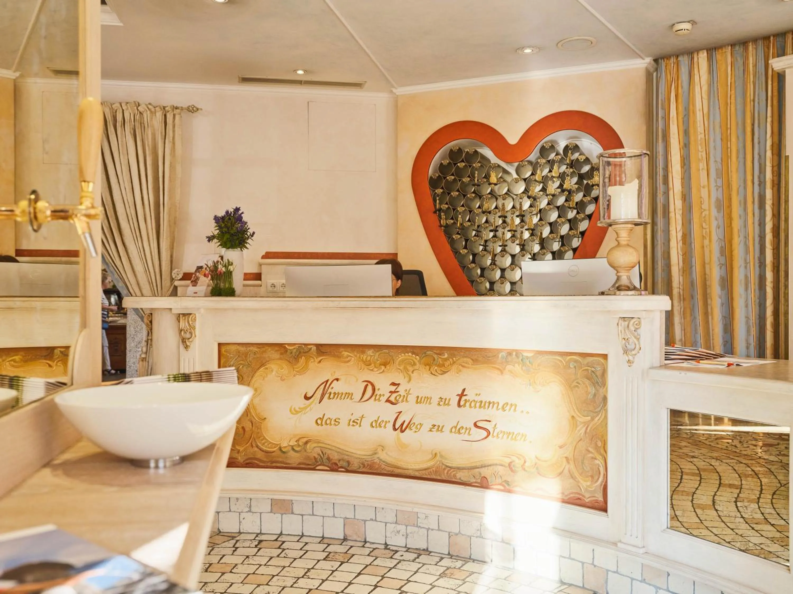 Lobby or reception in Genuss - und Vitalhotel Moisl