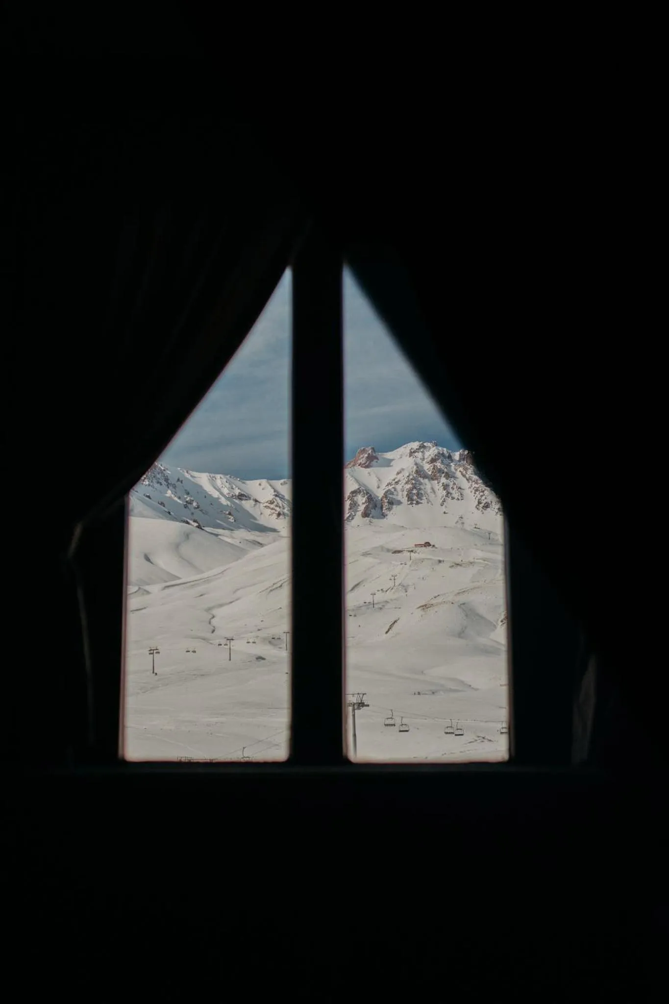 Mountain view in Mirada Del Lago