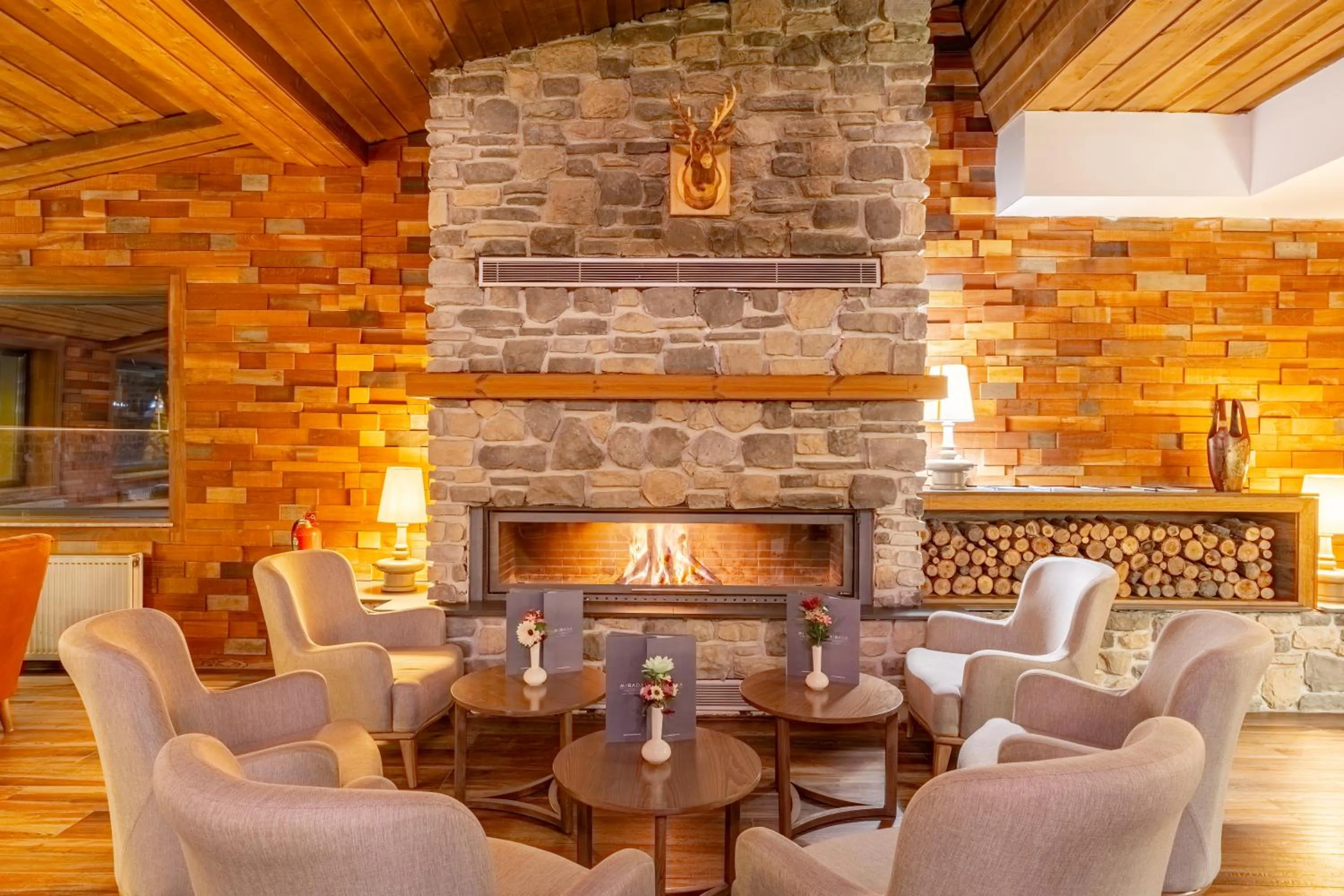 Lounge or bar in Mirada Del Lago