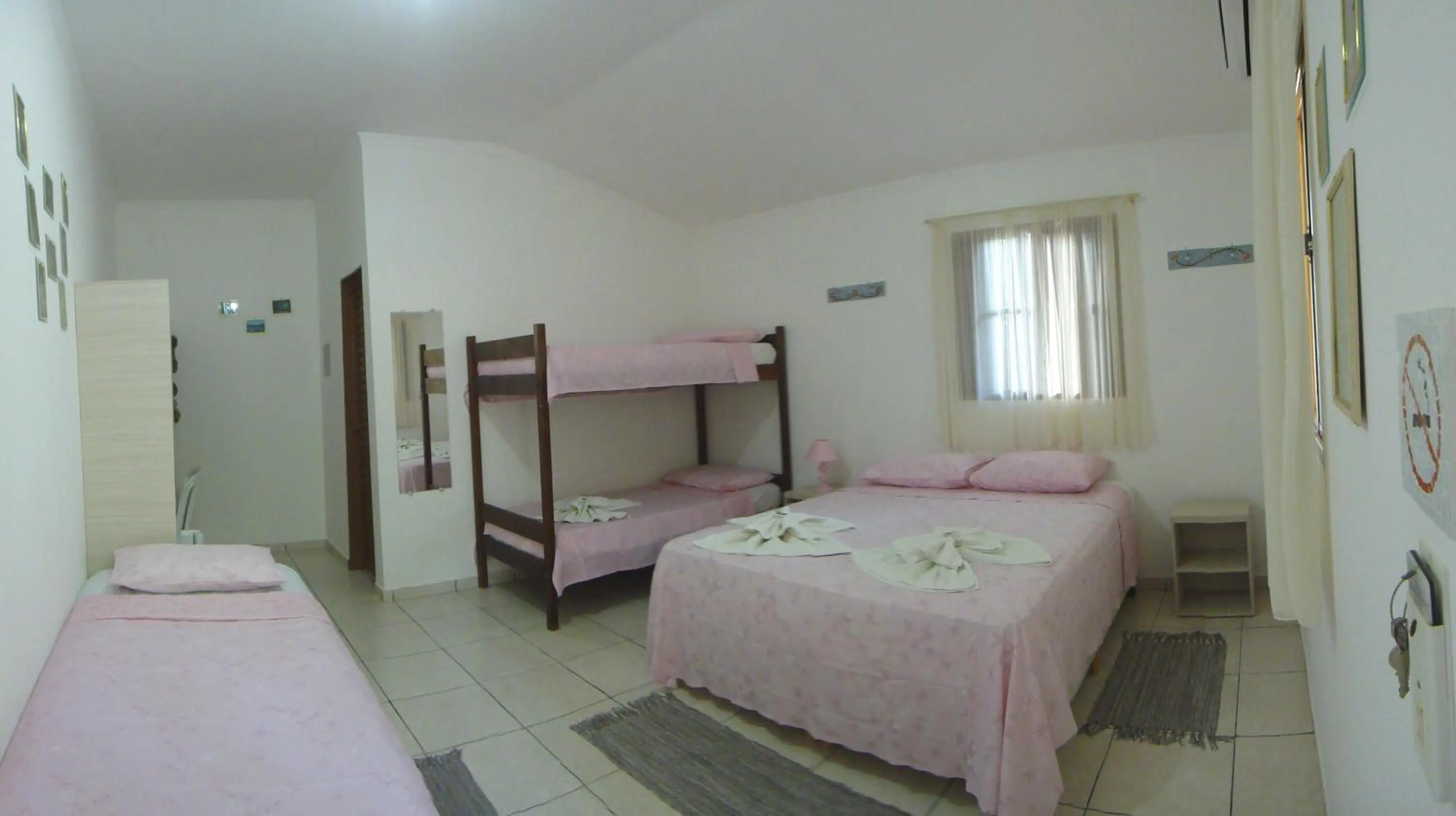 Photo of the whole room, Bed in Pousada Jubaia