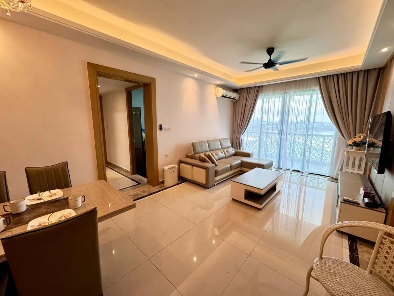 JB City CIQ-R&F Shopping Mall Apartment