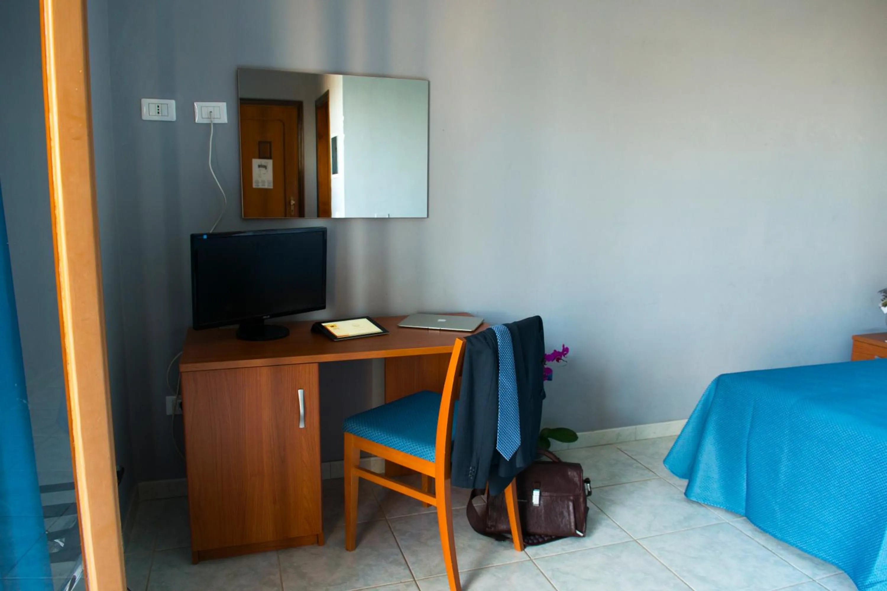 TV and multimedia, Bed in Hotel Dei Pini