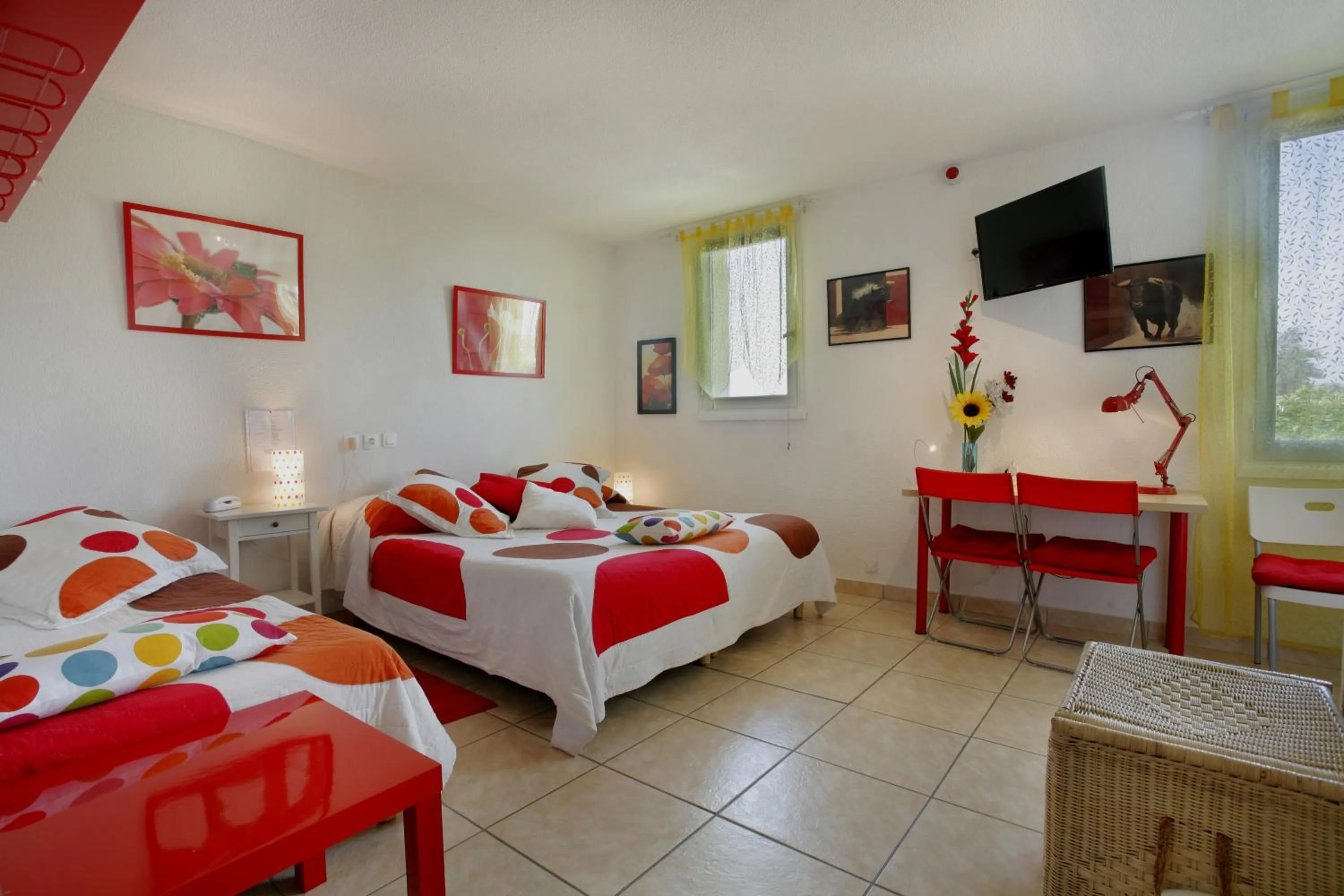 Photo of the whole room, Bed in Logis Hôtel Corintel Bordeaux Est