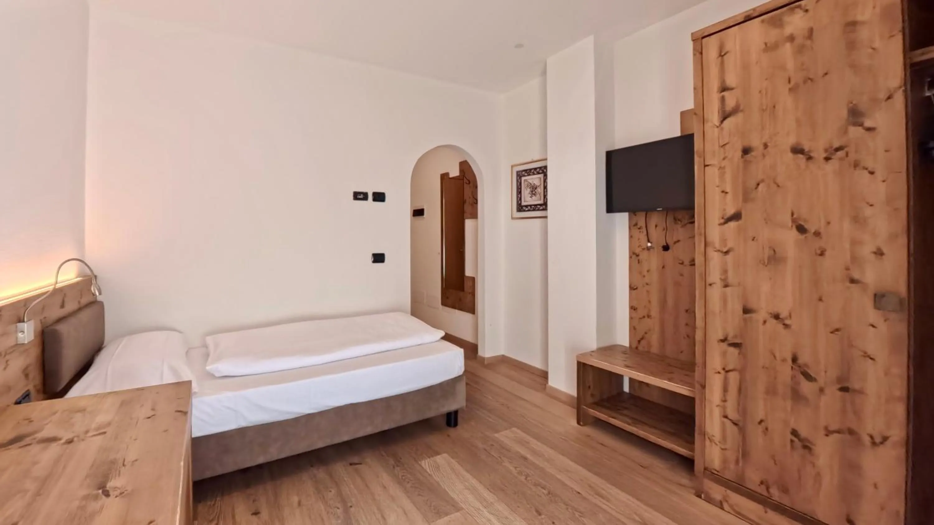 Bedroom, Bed in Hotel Cristallo