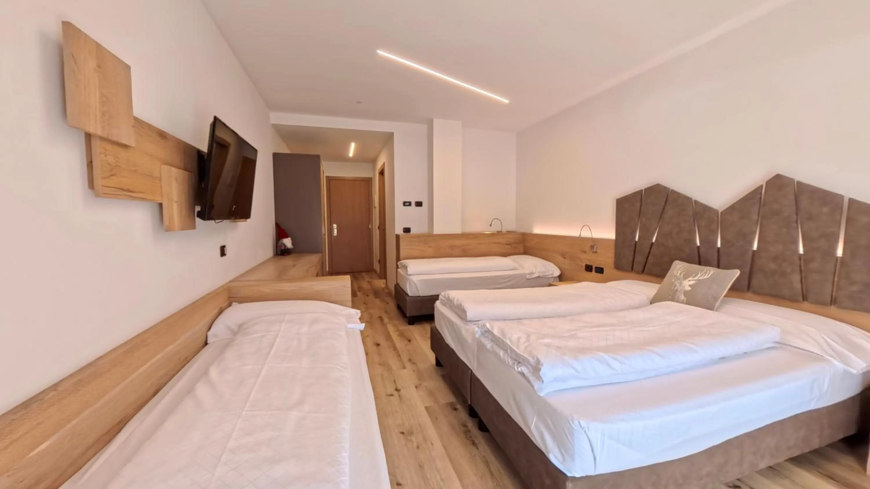 Bedroom, Bed in Hotel Cristallo