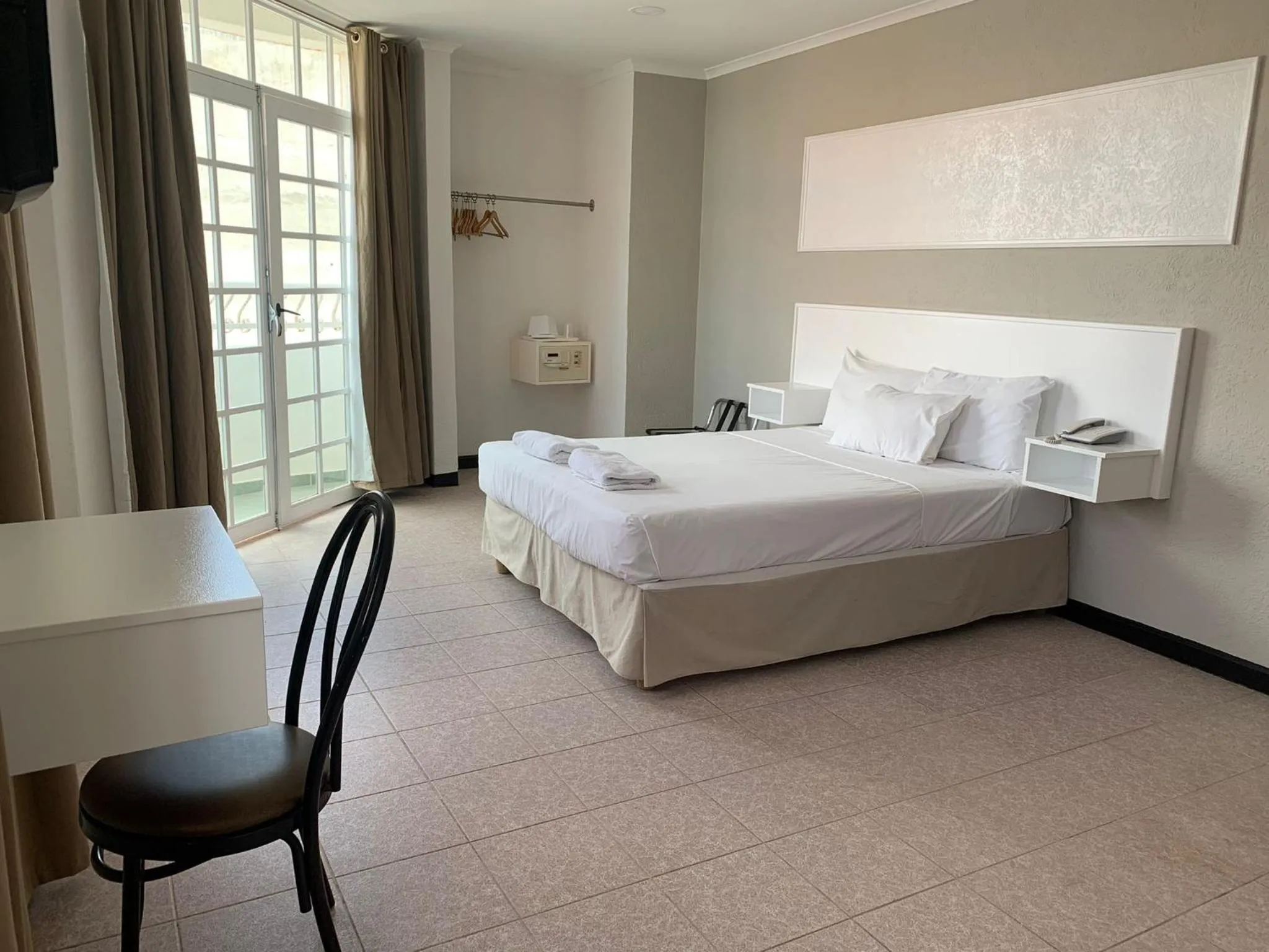 Bed in San Marco Hotel Curacao & Casino