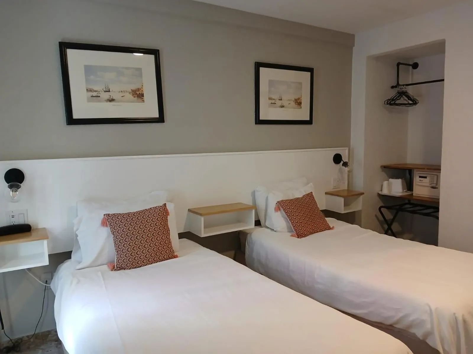 Bed in San Marco Hotel Curacao & Casino