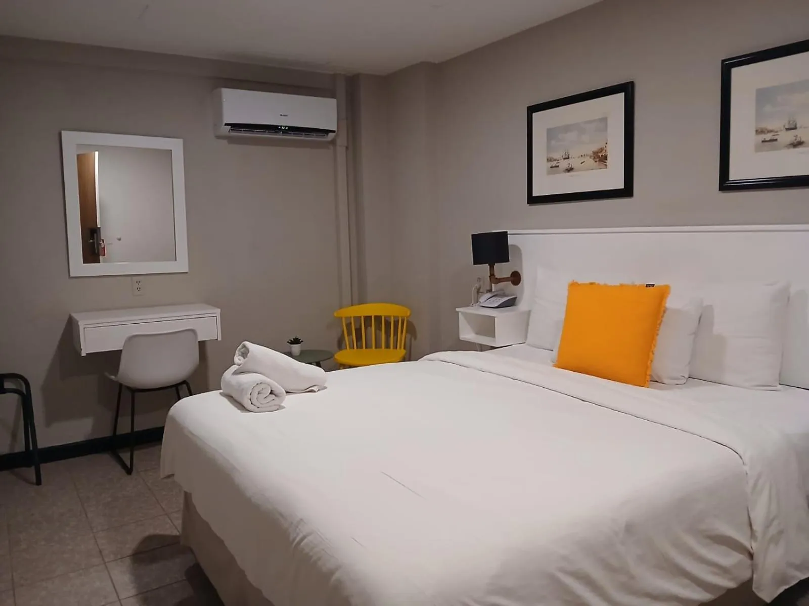 Bed in San Marco Hotel Curacao & Casino