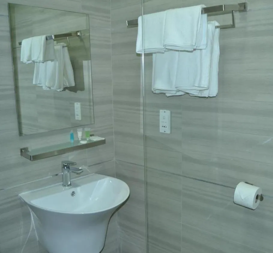 Bathroom in Phudzi Hotel
