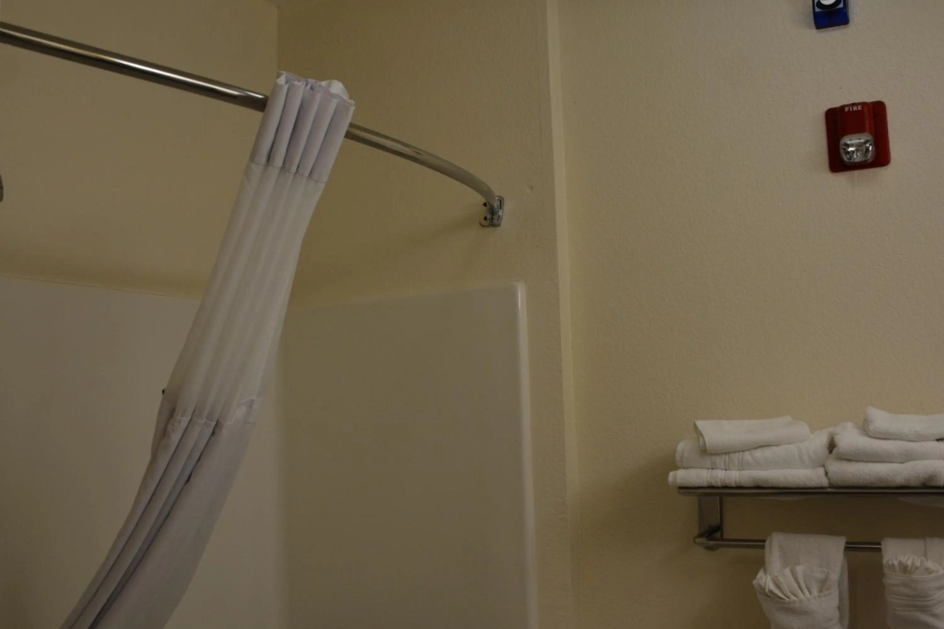 Bathroom in Super 8 by Wyndham Austin/Airport South