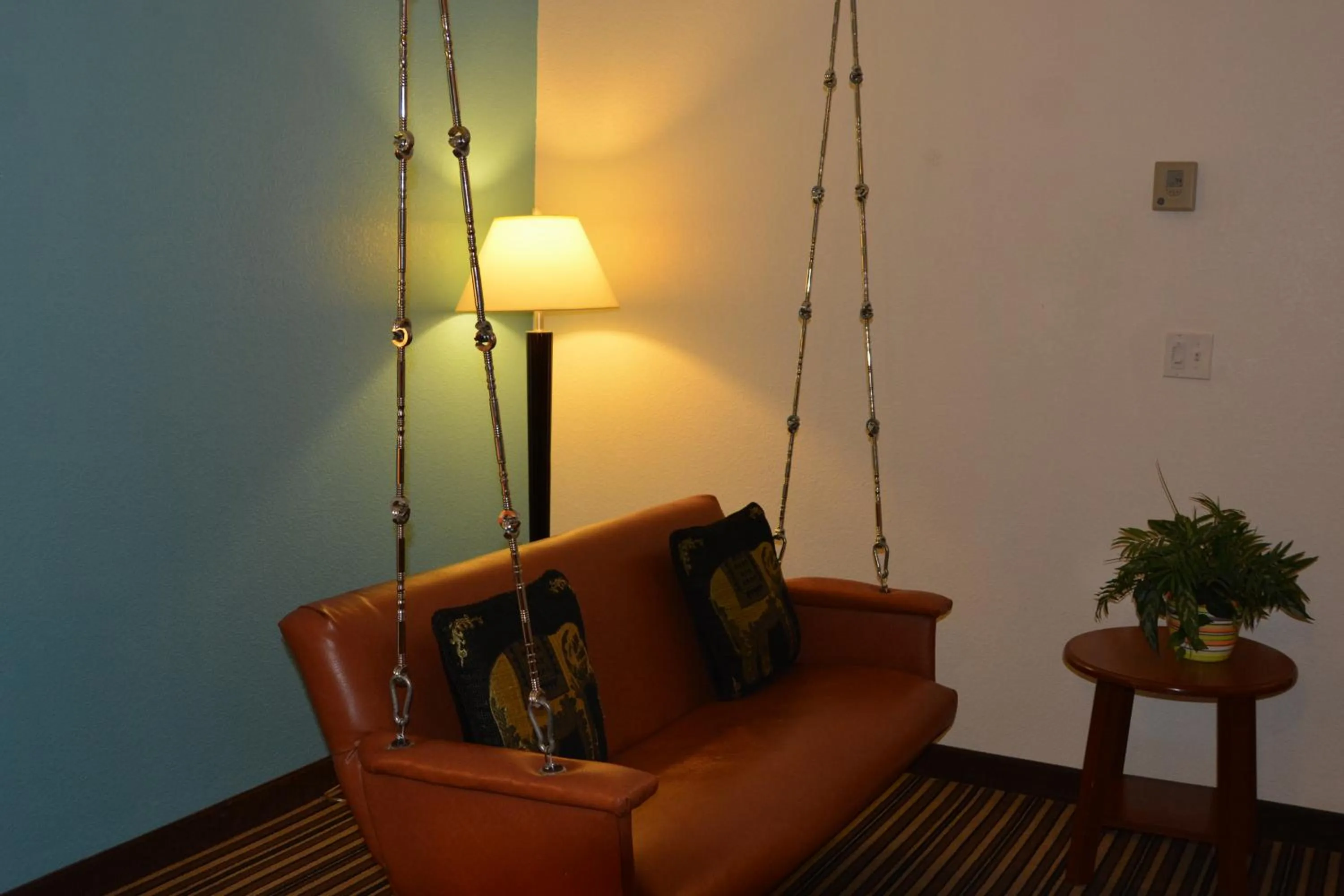 Seating area in Super 8 by Wyndham Austin/Airport South