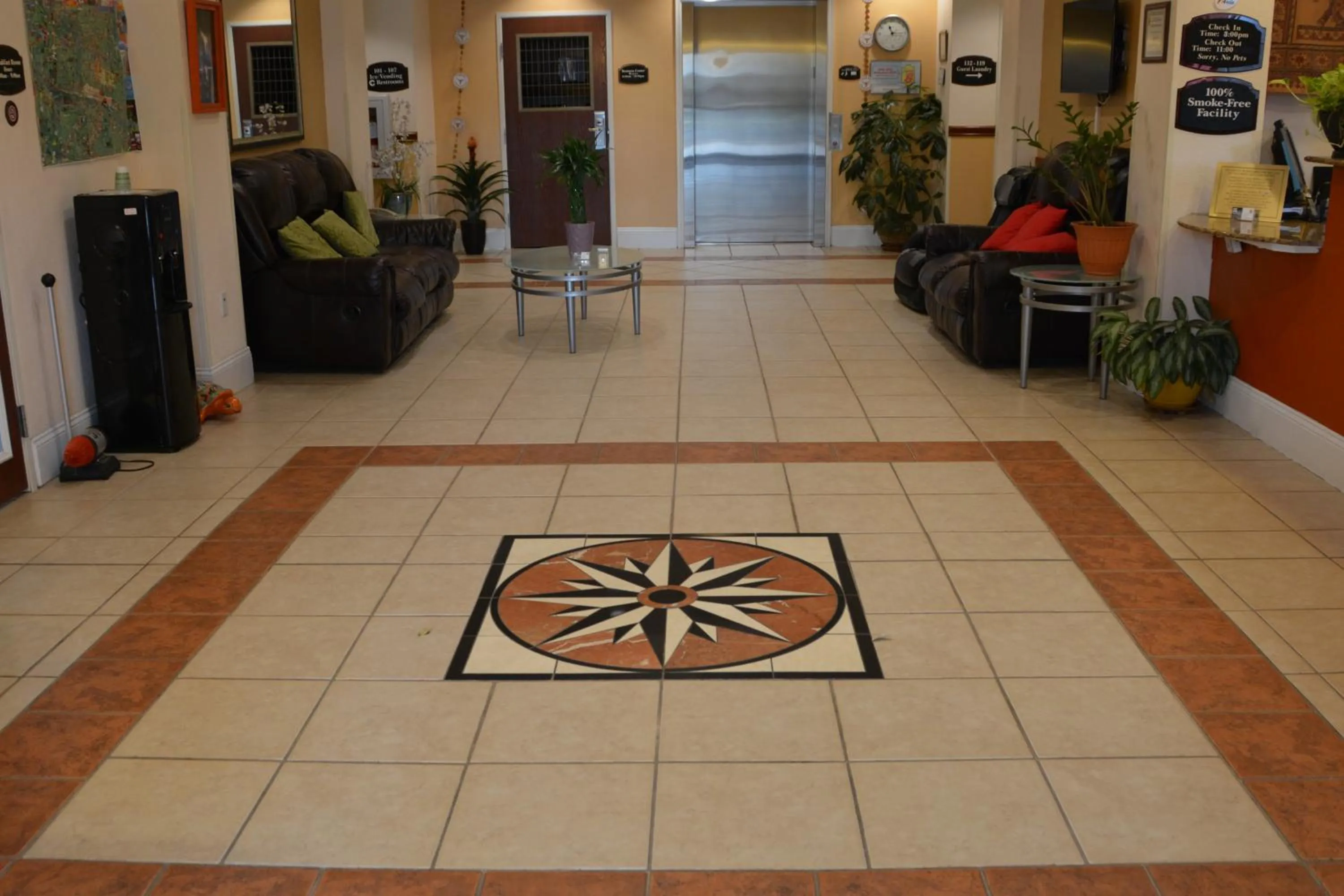 Lobby or reception in Super 8 by Wyndham Austin/Airport South