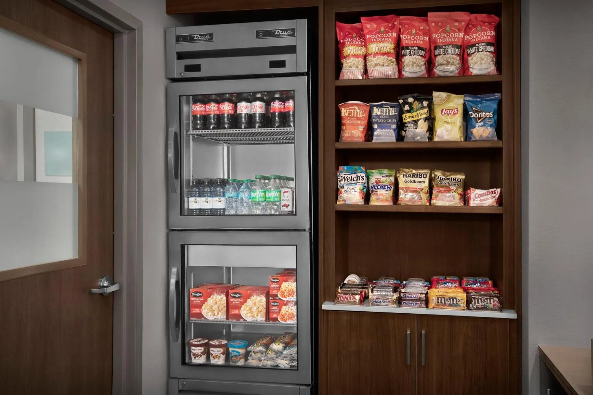 Lobby or reception in Holiday Inn Express Washington DC-BW Parkway by IHG