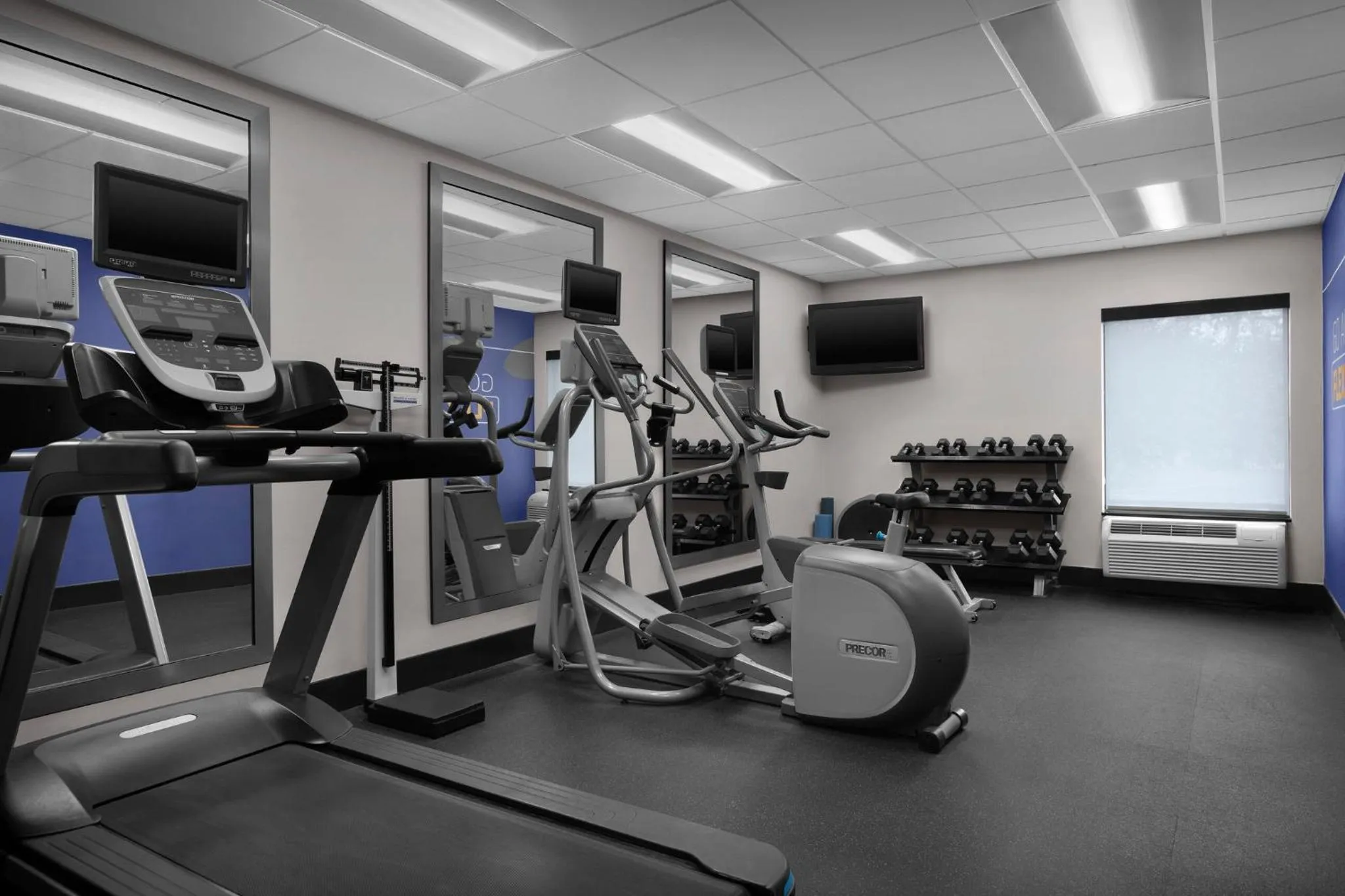 Fitness centre/facilities in Holiday Inn Express Washington DC-BW Parkway by IHG